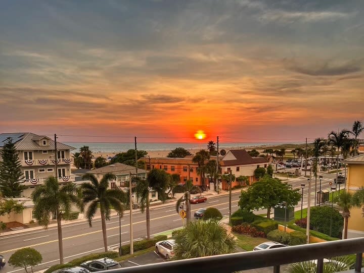 Breathtaking Gulf View ~ 2min to Beach ~ Pool ~ Pkg - Foto 1