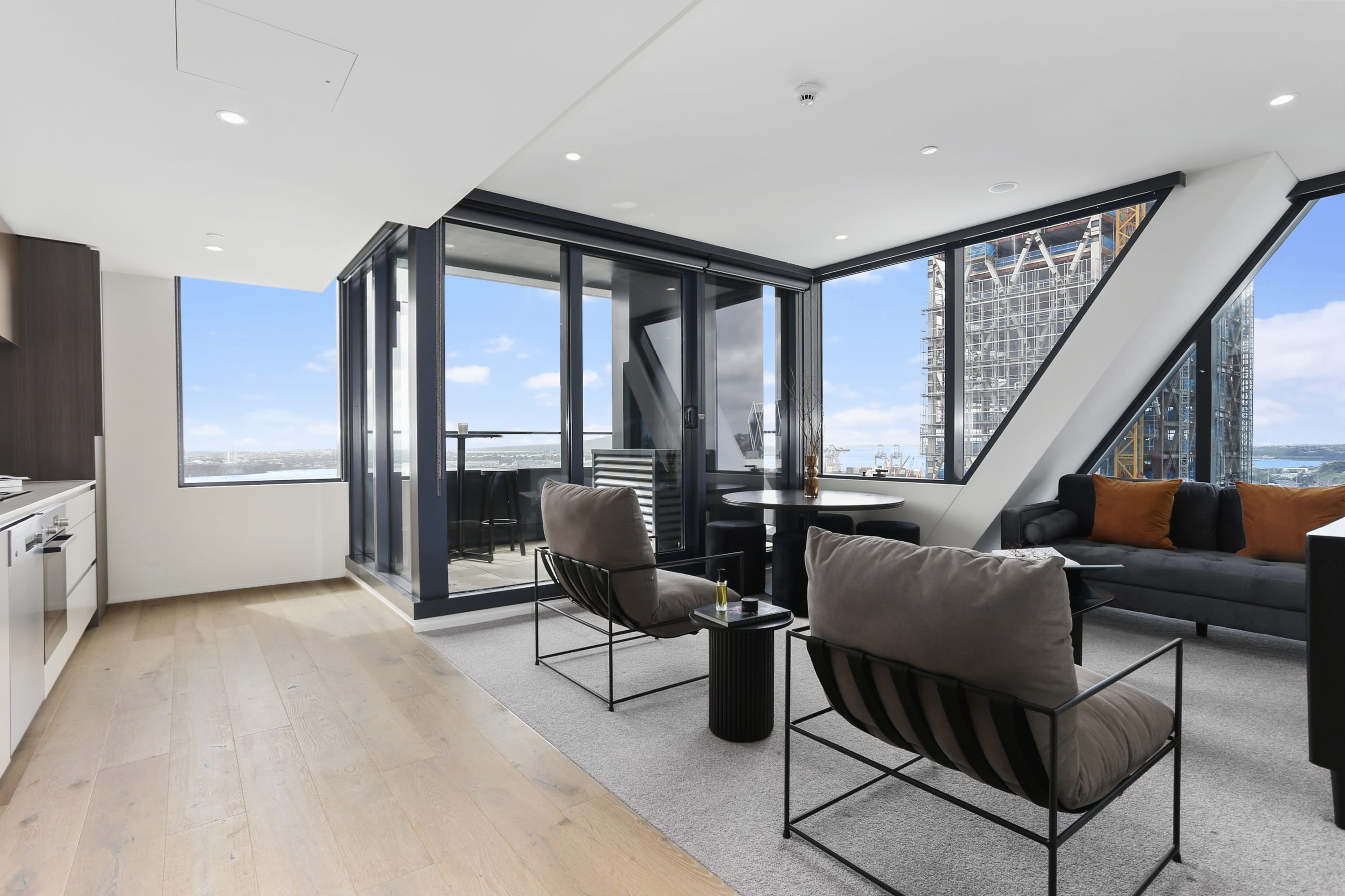 The Pacifica, Level 22 Harbour views - Image 2