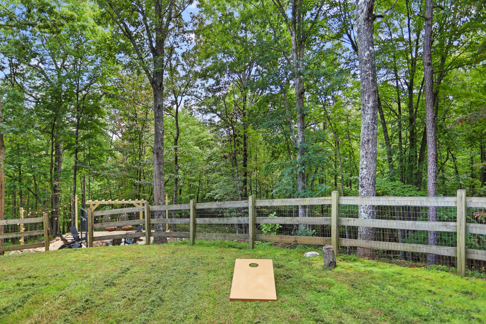 Enjoy the fenced in yard with your pets or for with some yard games!