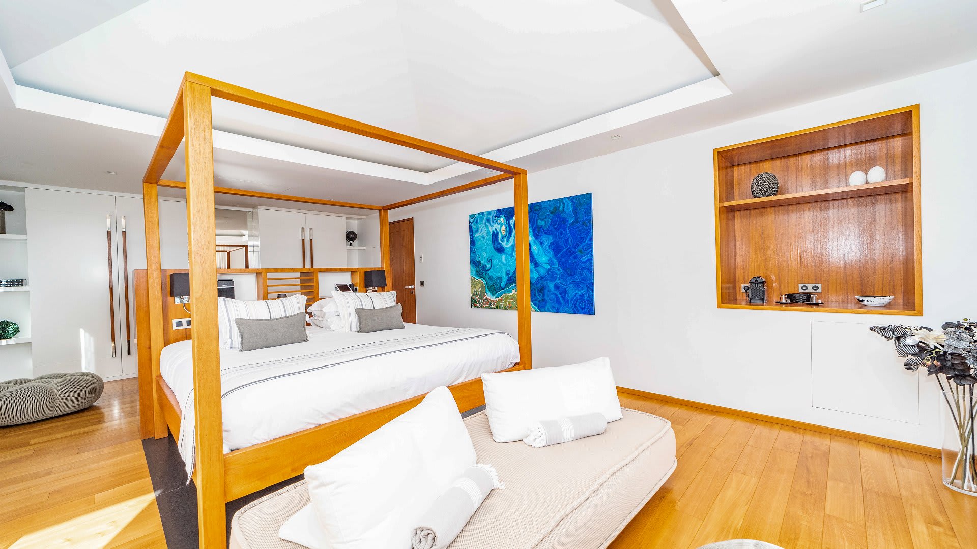 Outstanding Villa with an Amazing Sunset View 5