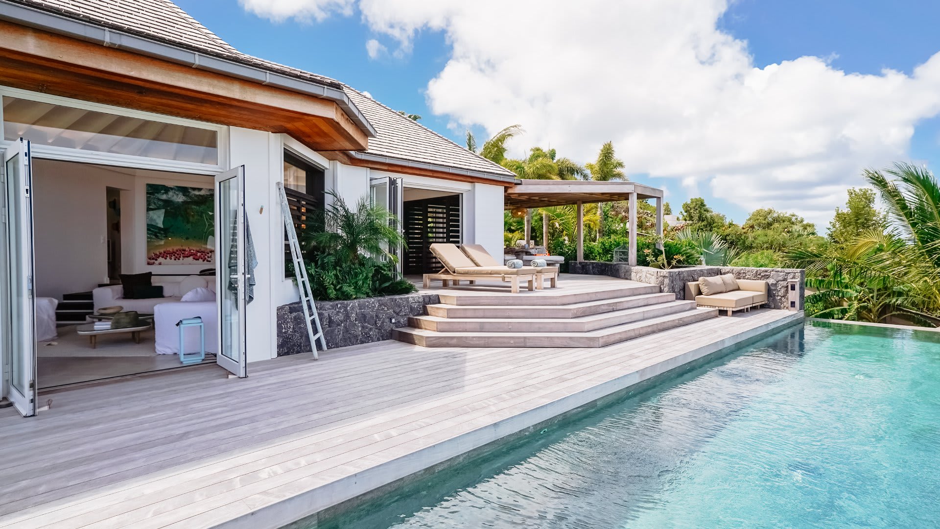 Featured Property Villa with Classic Island-Inspired Architecture