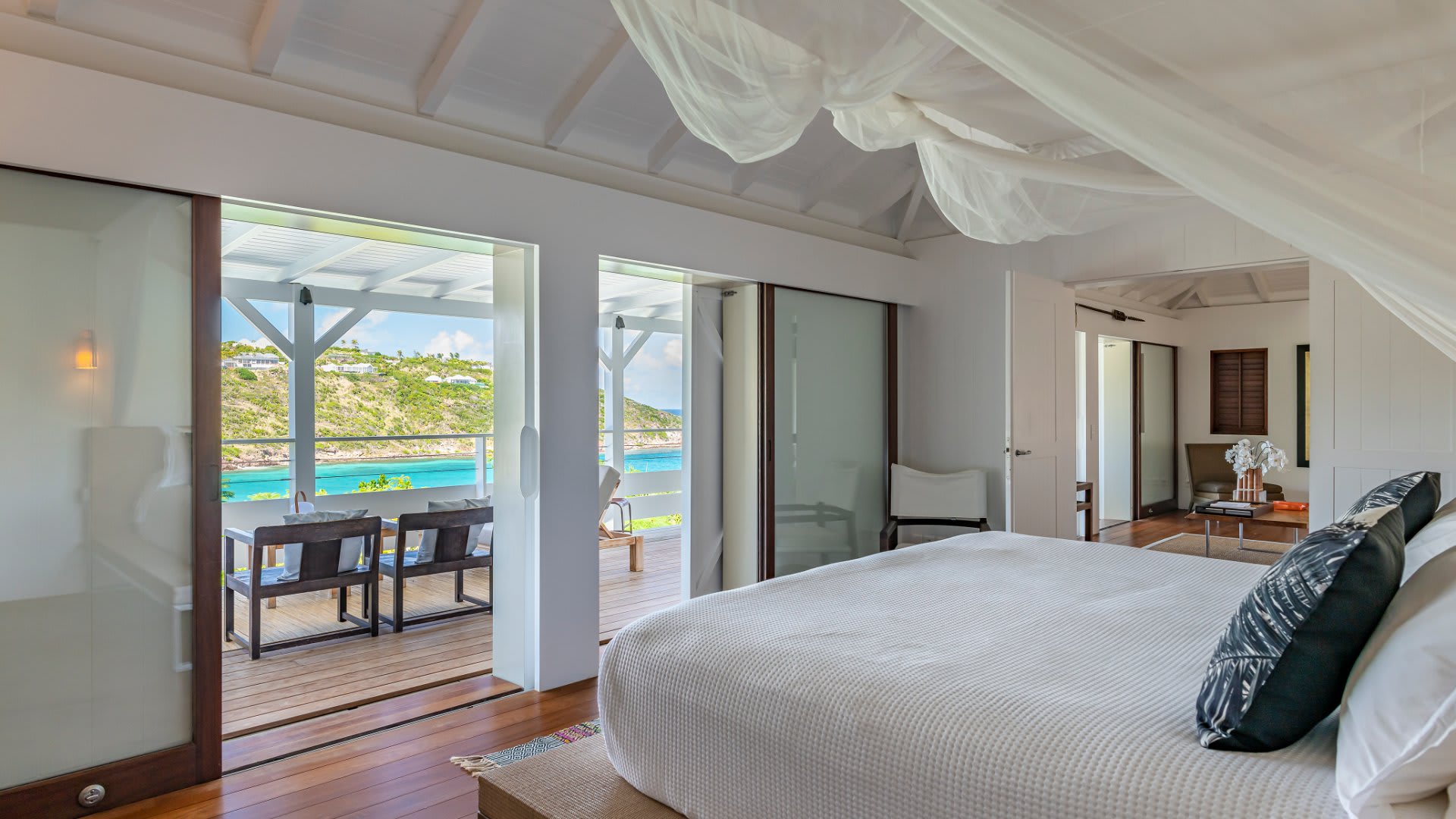 Bayfront Property with Pool in Marigot 6