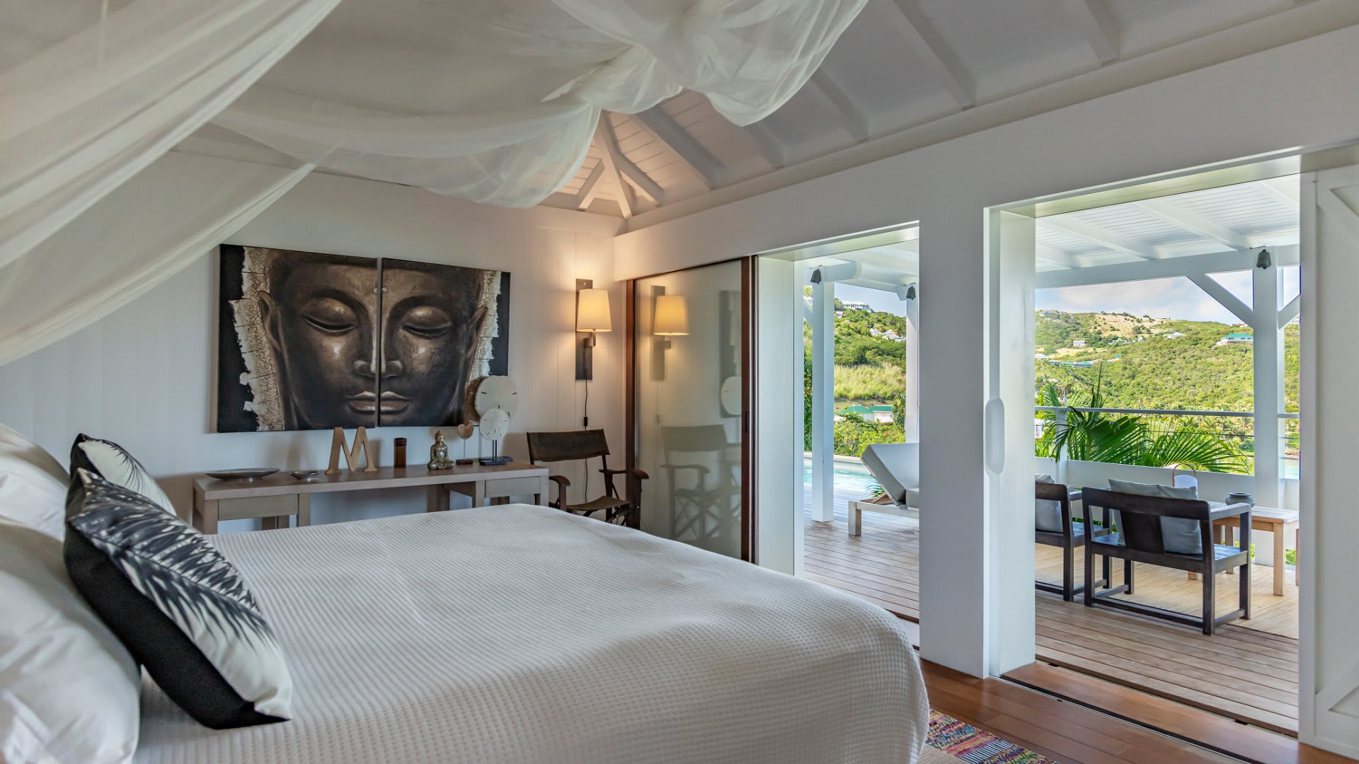 Bayfront Property with Pool in Marigot 5