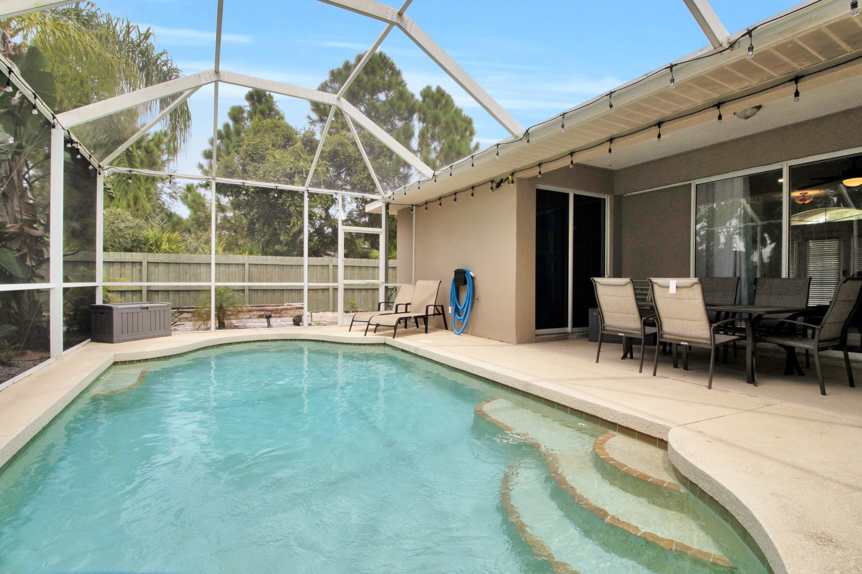 Stylish & Bright, Mins to Downtown, Pool, Parking - Foto 1