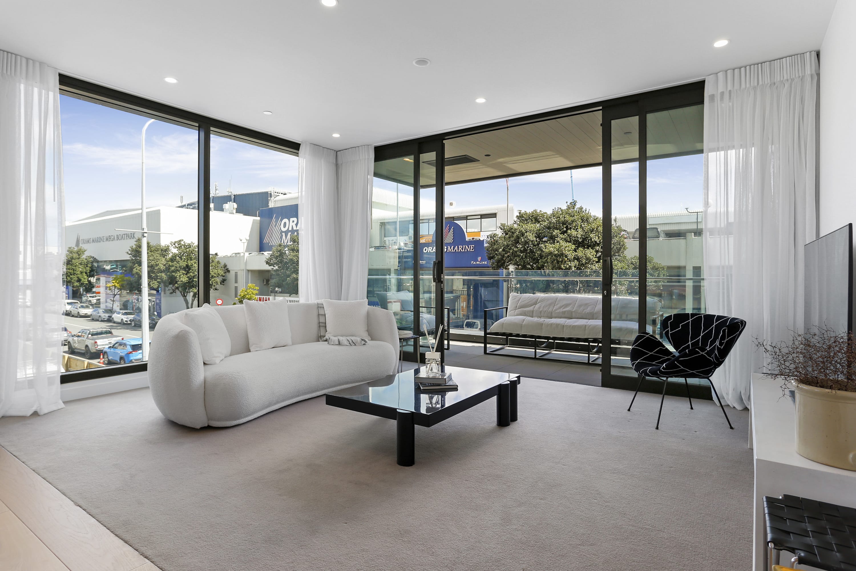 Modern and Spacious Living in Wynyard Quarter - Image 3