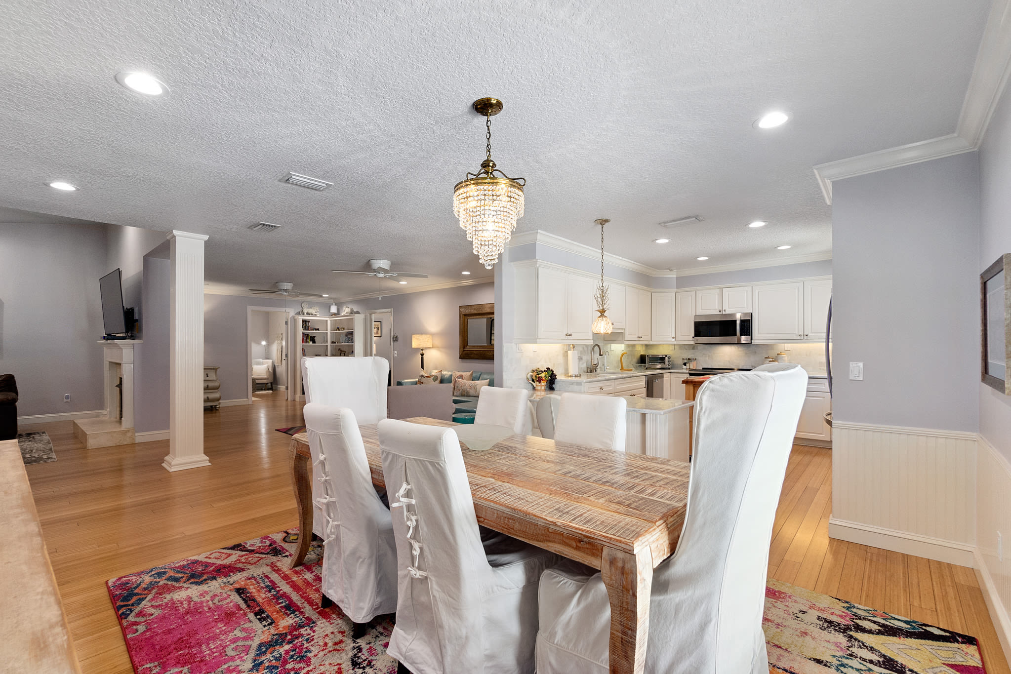 Spacious, modern, perfect location on Magnolia Ave — photo 13