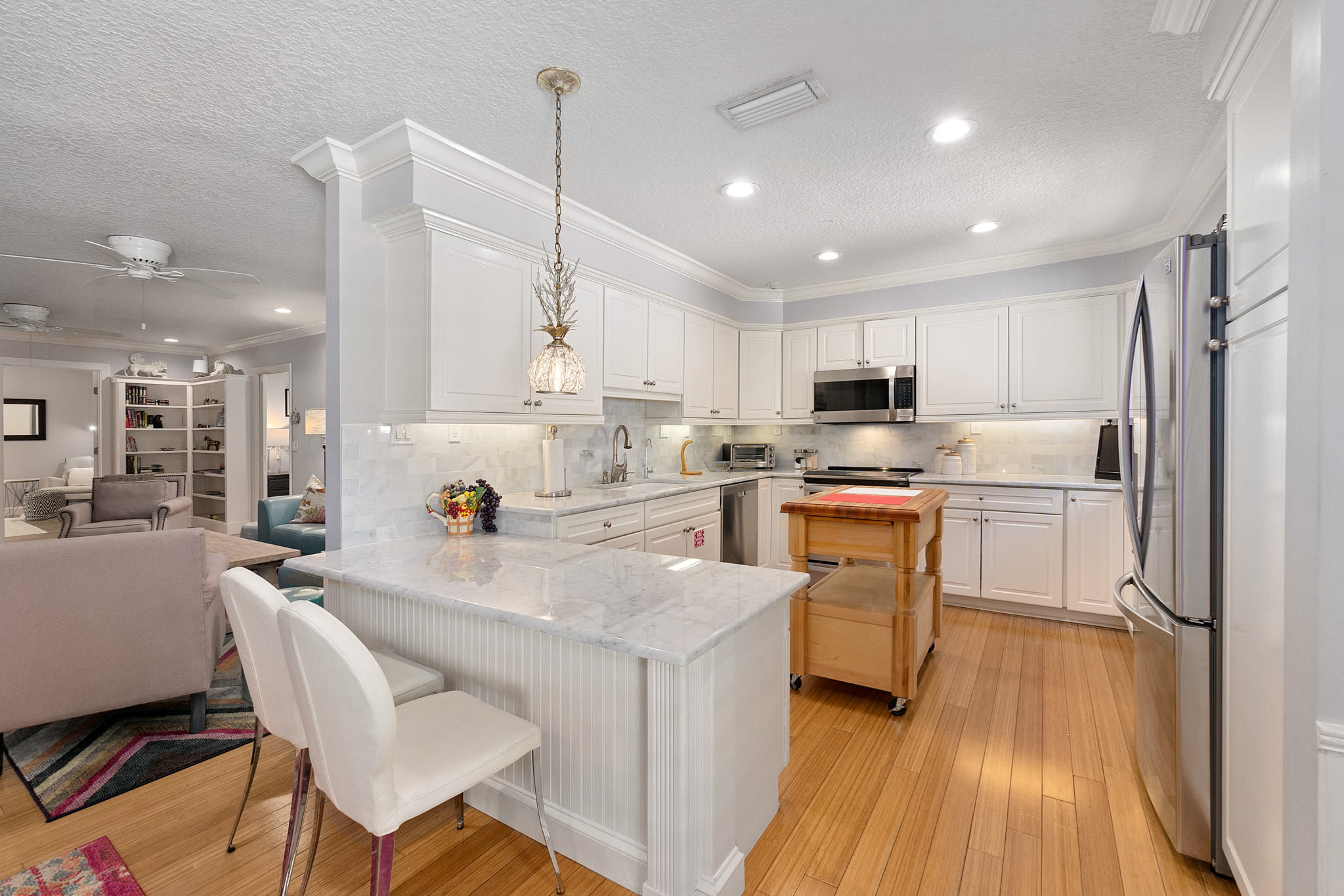 Spacious, modern, perfect location on Magnolia Ave — photo 15