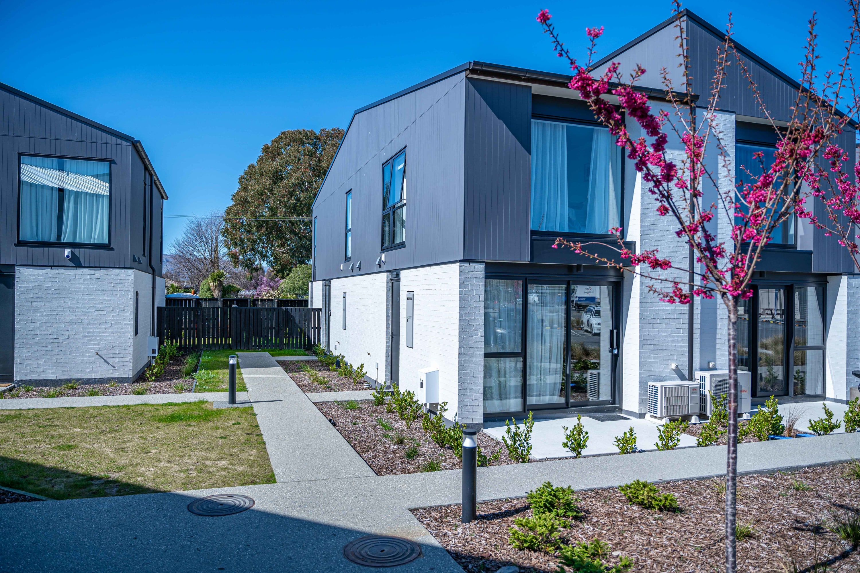 wanaka riverside two bedroom luxury townhouse photo 8