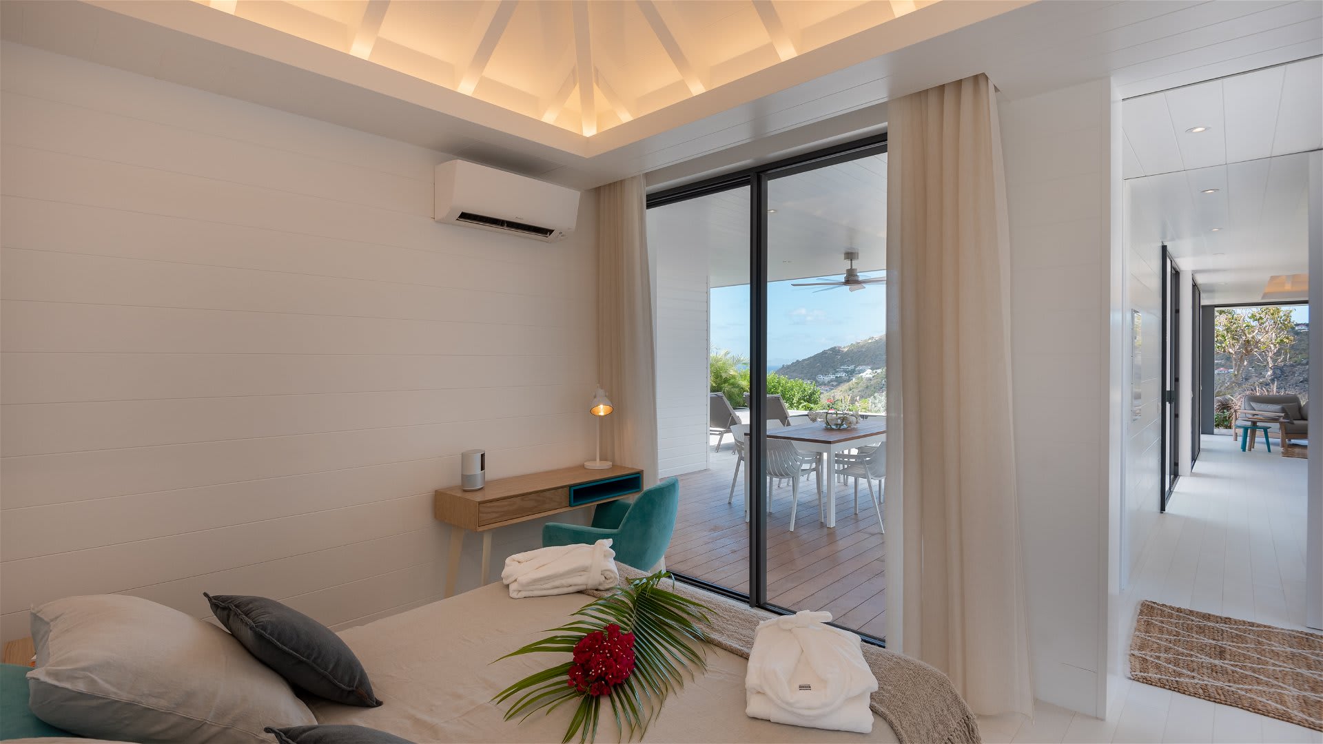 Lovely Decorated Villa with Ocean View | Photo 3