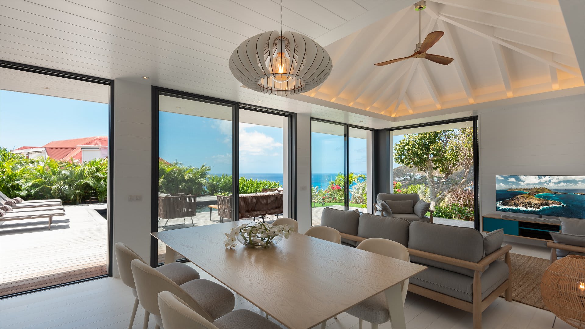 Lovely Decorated Villa with Ocean View | Photo 12