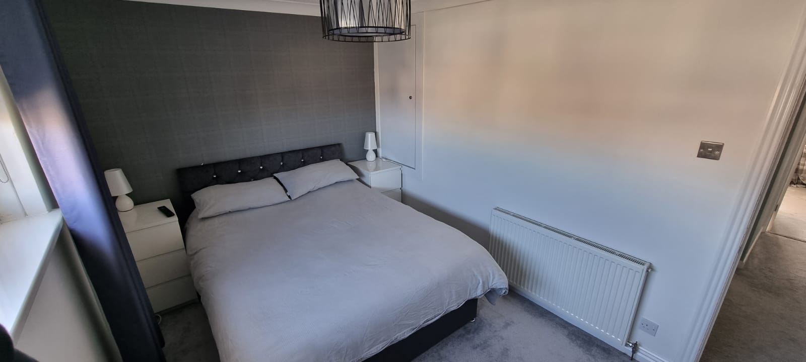 Beautiful 2 bed house, close to M74 and Strathclyde Park