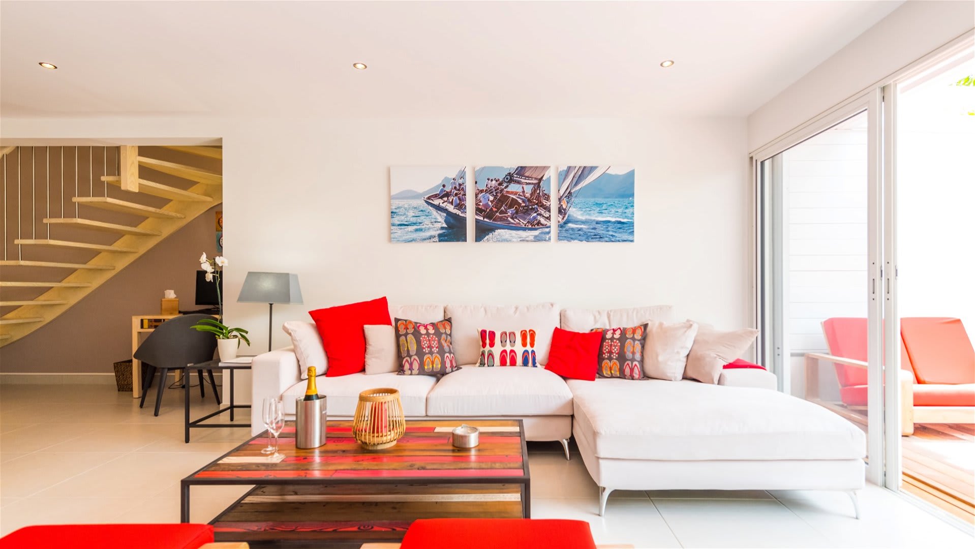 Lovely Villa with Lush Garden | Photo 15