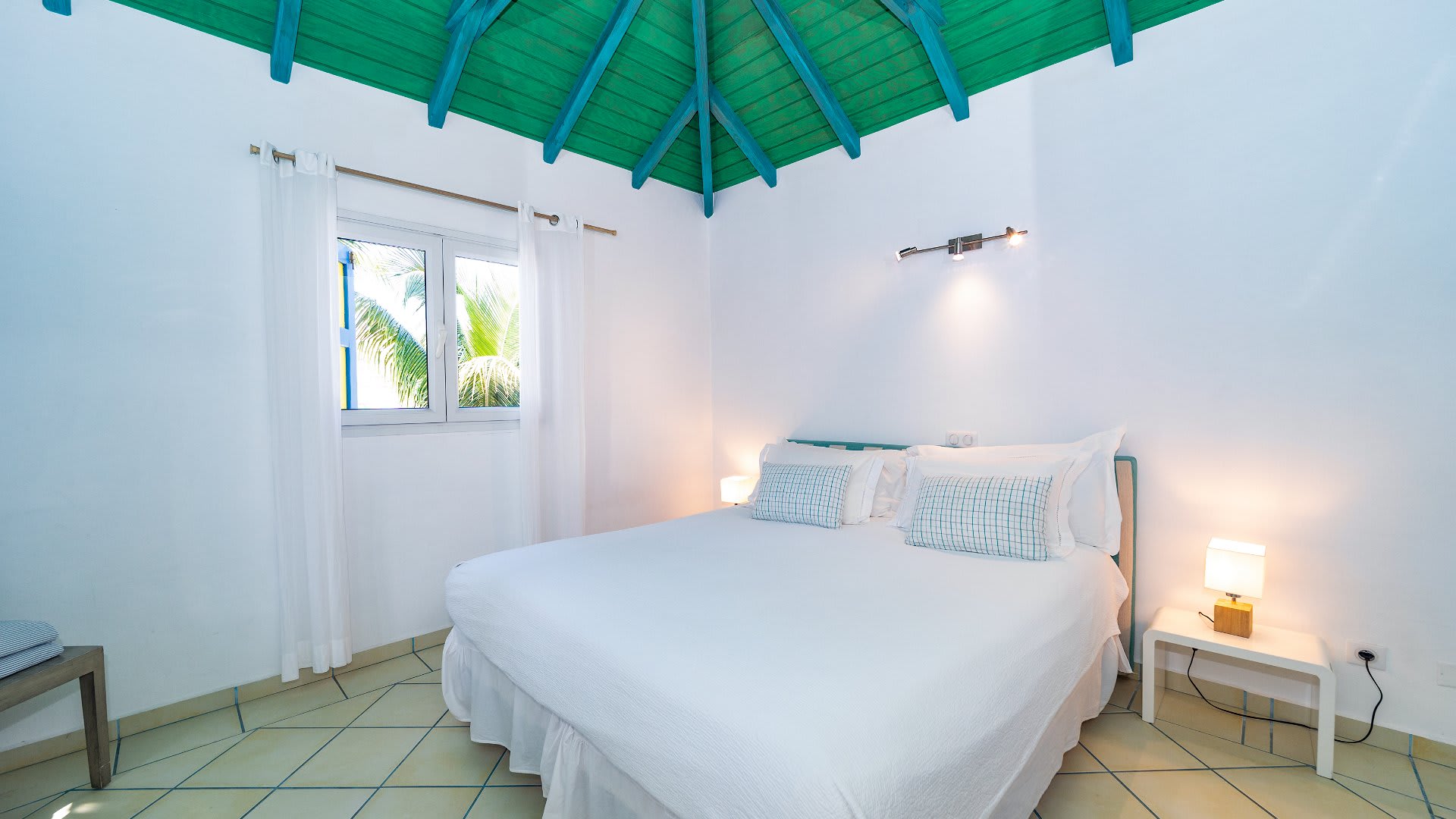 Charming Villa in a Paradise Setting | Photo 12