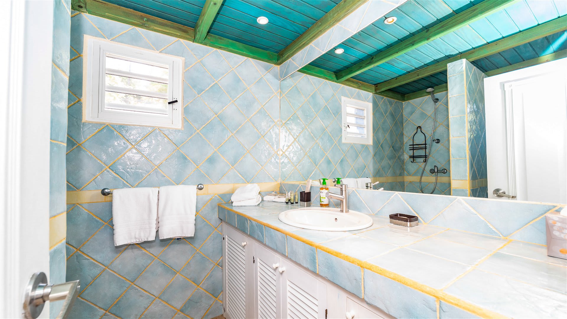 Charming Villa in a Paradise Setting | Photo 17