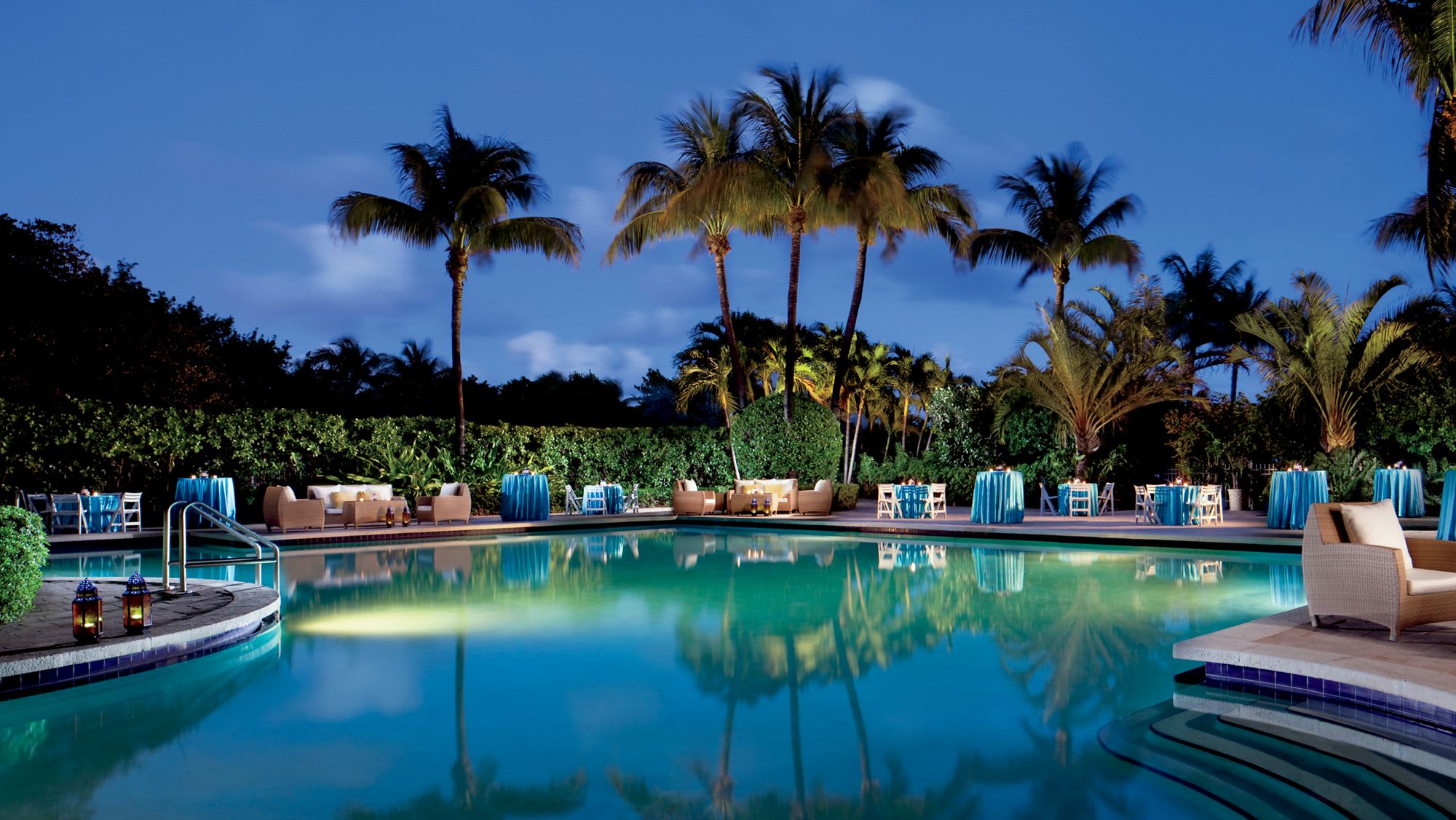 Waterfront resort suite w/ pool & hot tub
