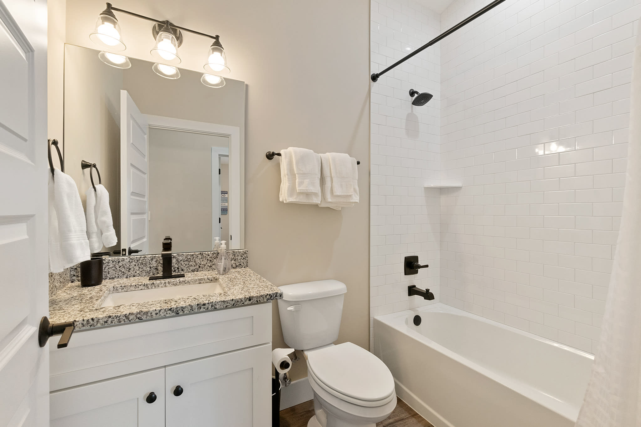 SunRise Cottage: 3 Bed/2 Bath - Centrally Located! — photo 17