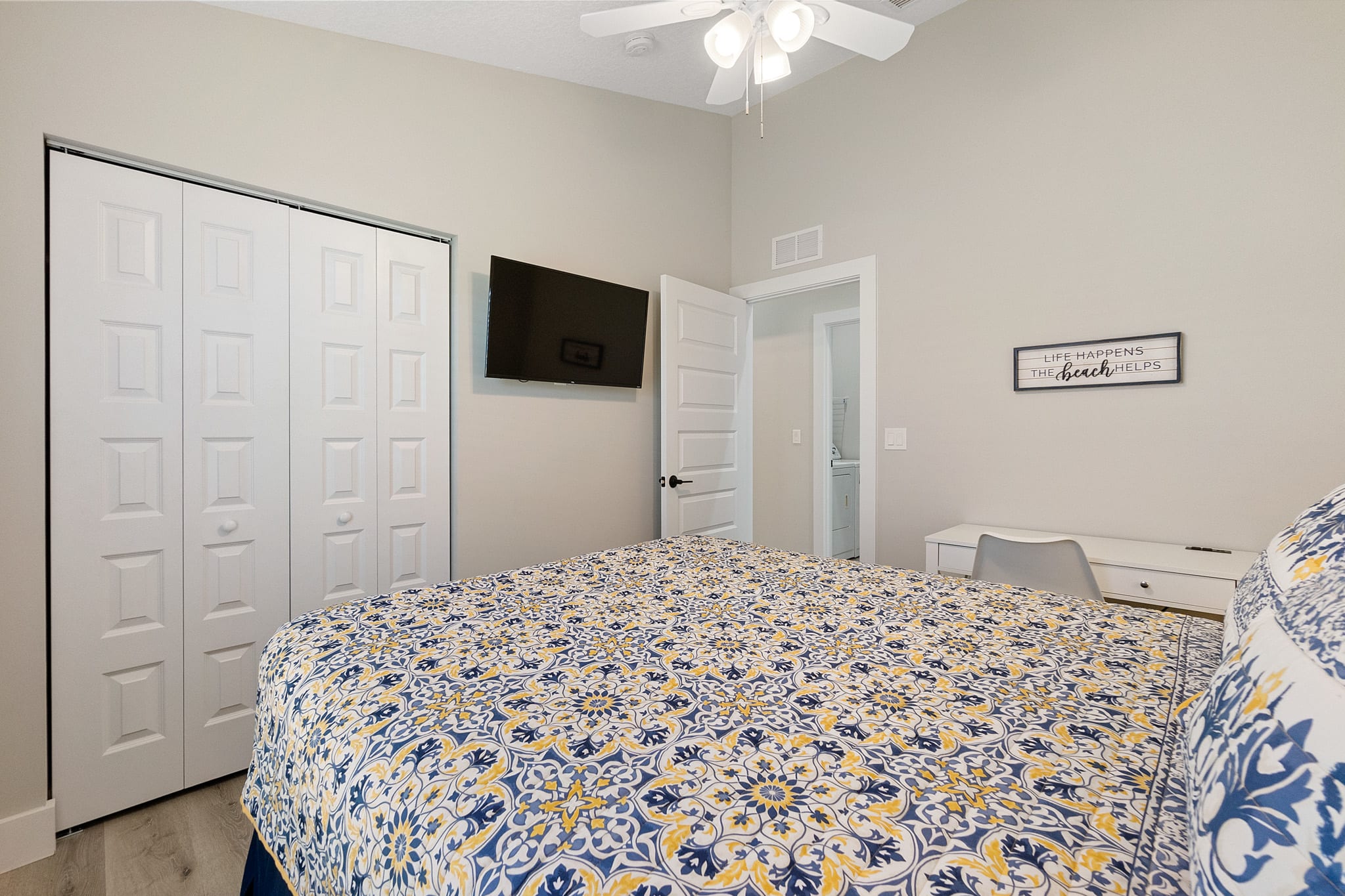SunRay Cottage: 3 Bed/2 Bath/Convenient Location! — photo 15