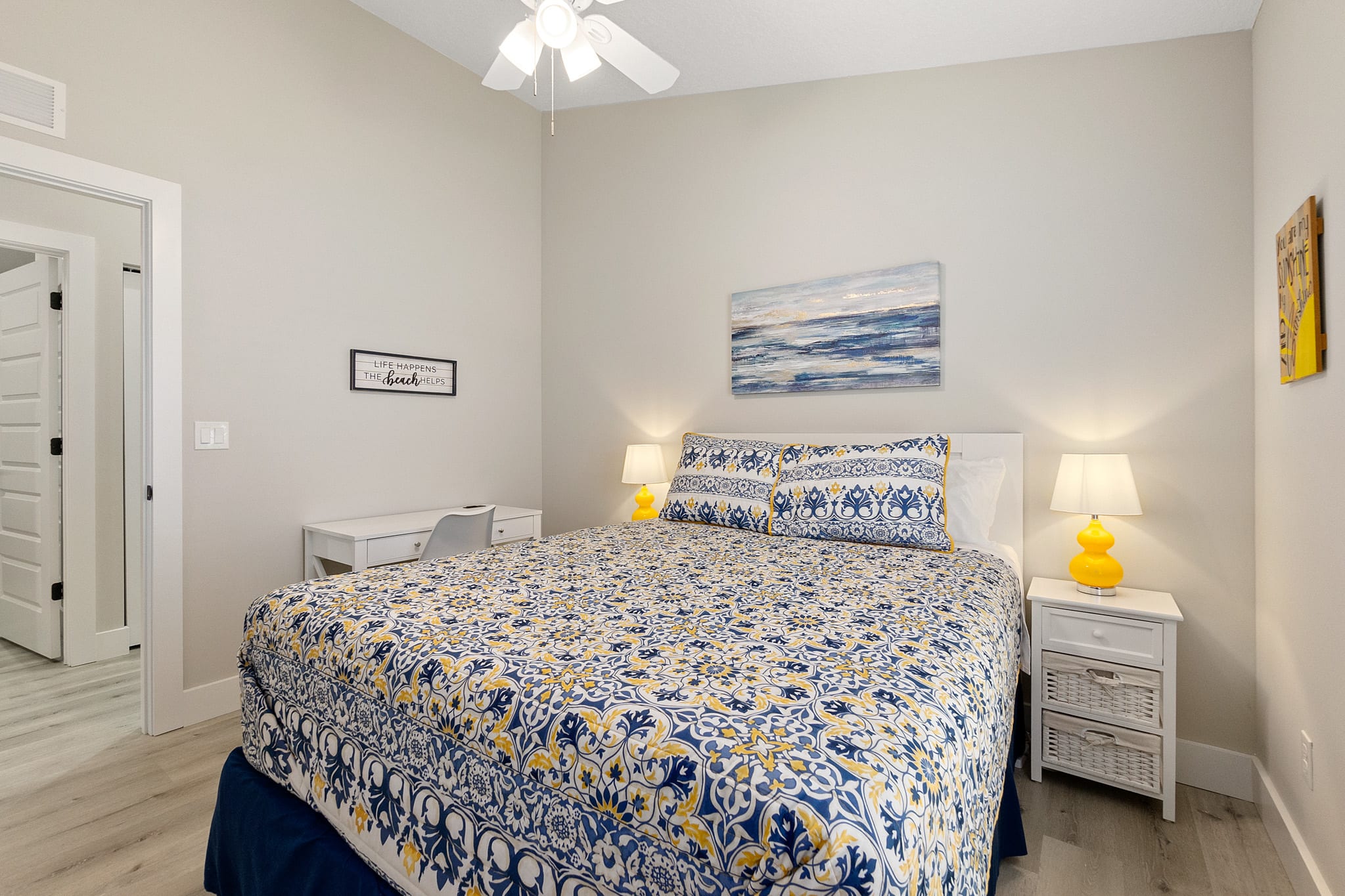 SunRay Cottage: 3 Bed/2 Bath/Convenient Location! — photo 13