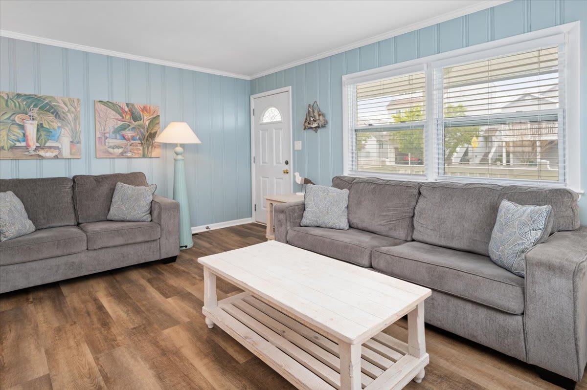 Prime Location Close to the Beach and Boardwalk | Photo 3