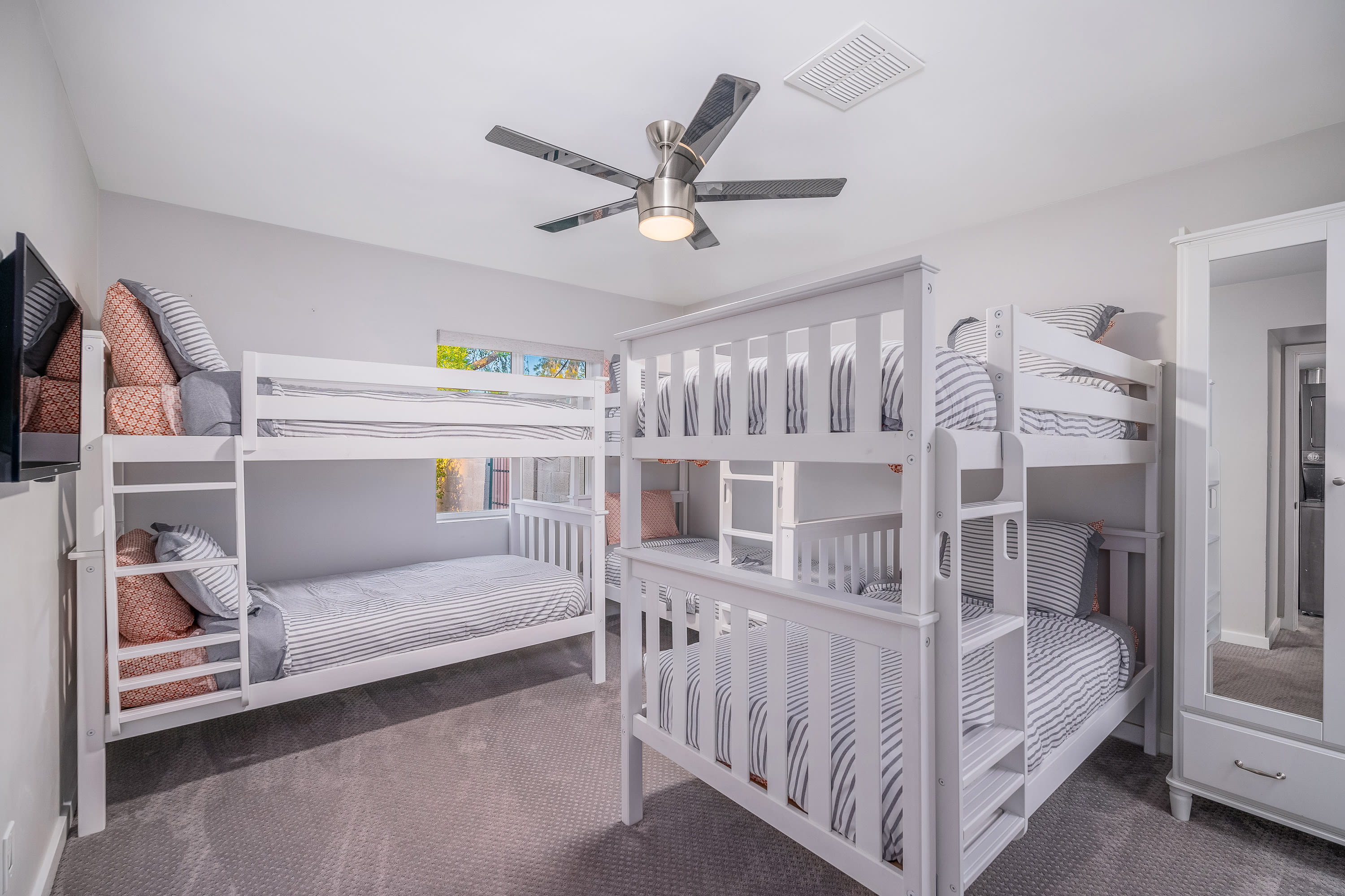 Desert Oasis Resort Style Backyard ~Sleeps18 Games