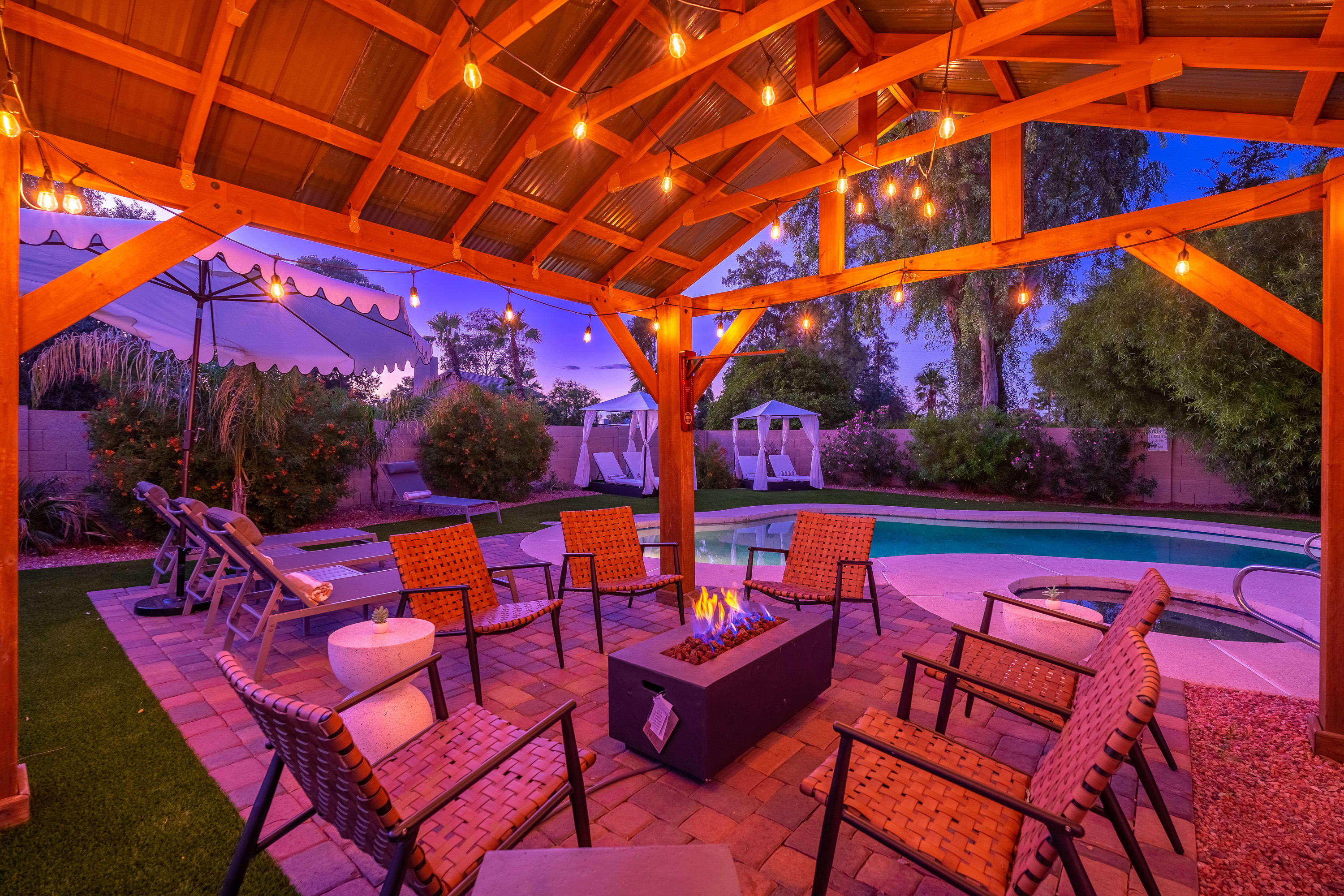 Desert Oasis Resort Style Backyard ~Sleeps18 Games