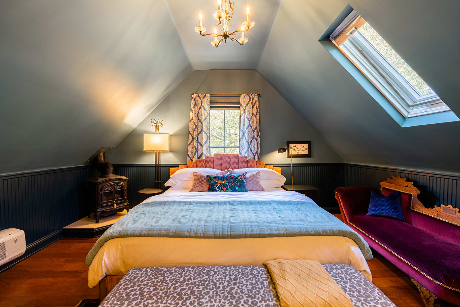 Affordable Luxury- One block to Downtown — Ashland, OR — vacation rental