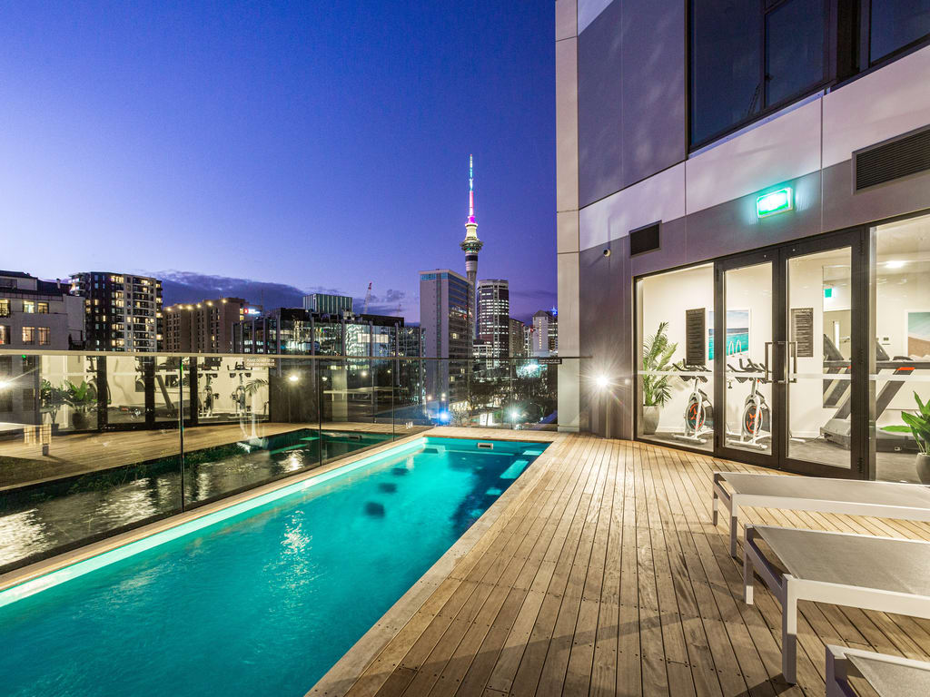 Condo in Auckland CBD with Pool and Gym Queen St | Photo 2