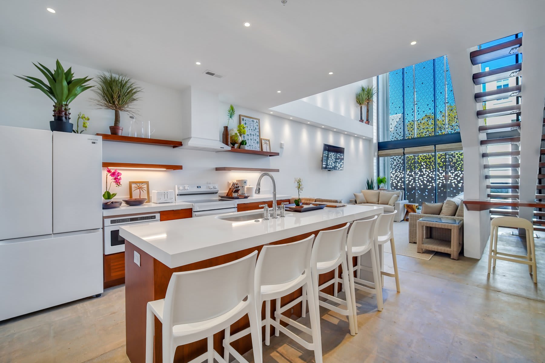 Vacation Villa 5 mins to King ‘The Palmetto Palm’ — Charleston, SC — vacation rental