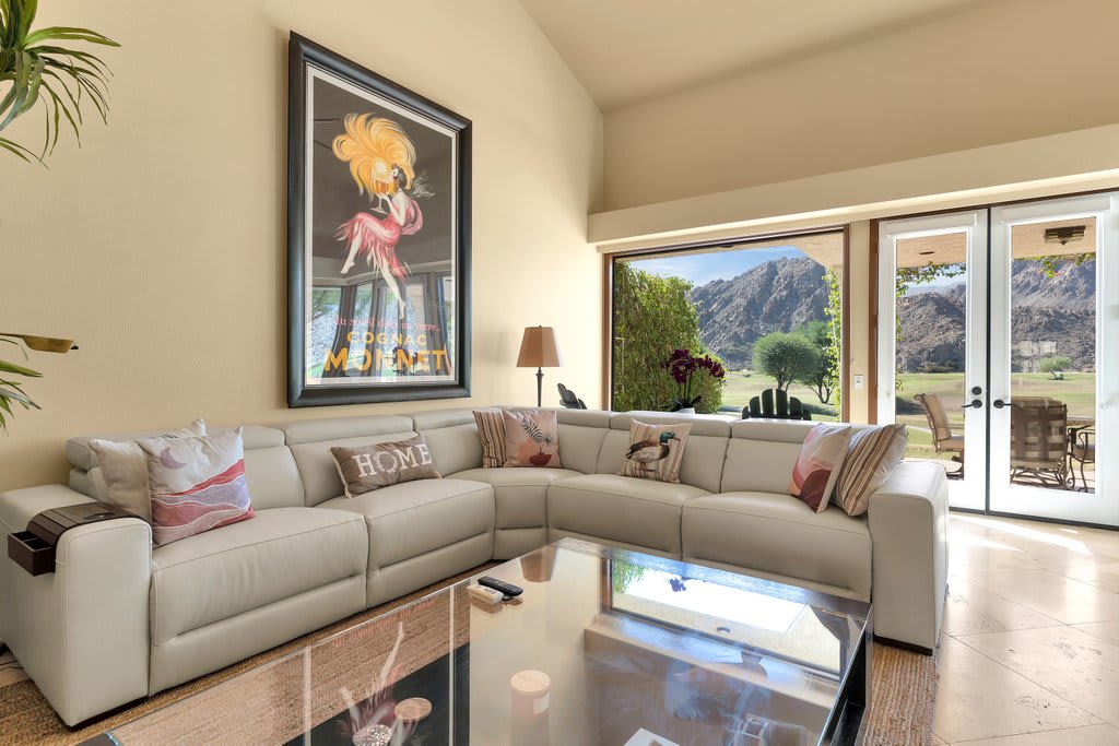 Gorgeous Home with Unobstructed Golf Course Views! - Photo 3