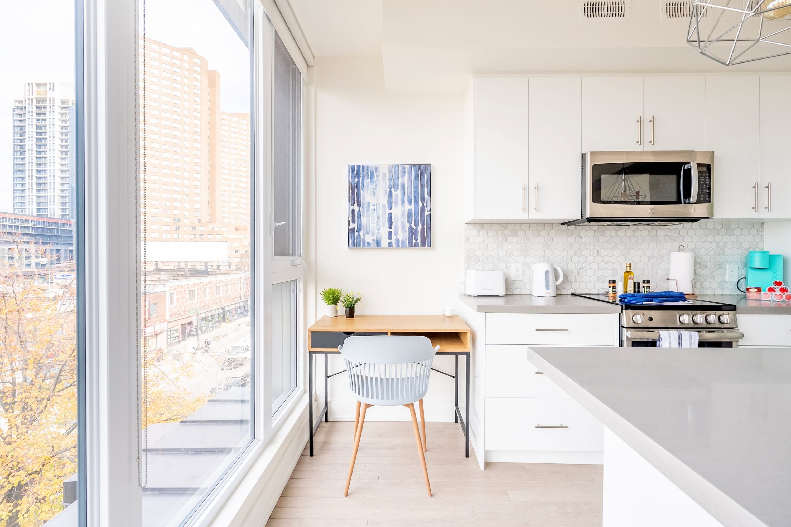3BR Modern Condo Minutes From High Park | Photo 12