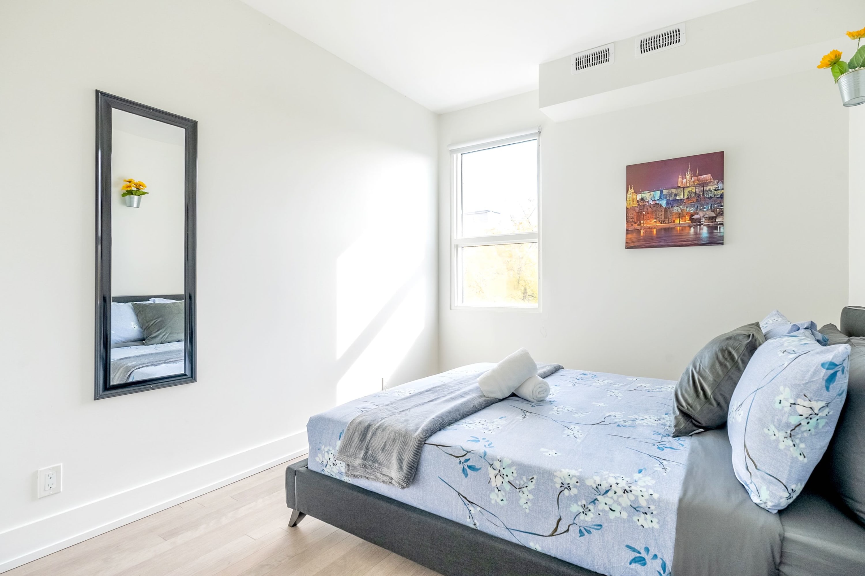3BR Modern Condo Minutes From High Park | Photo 14