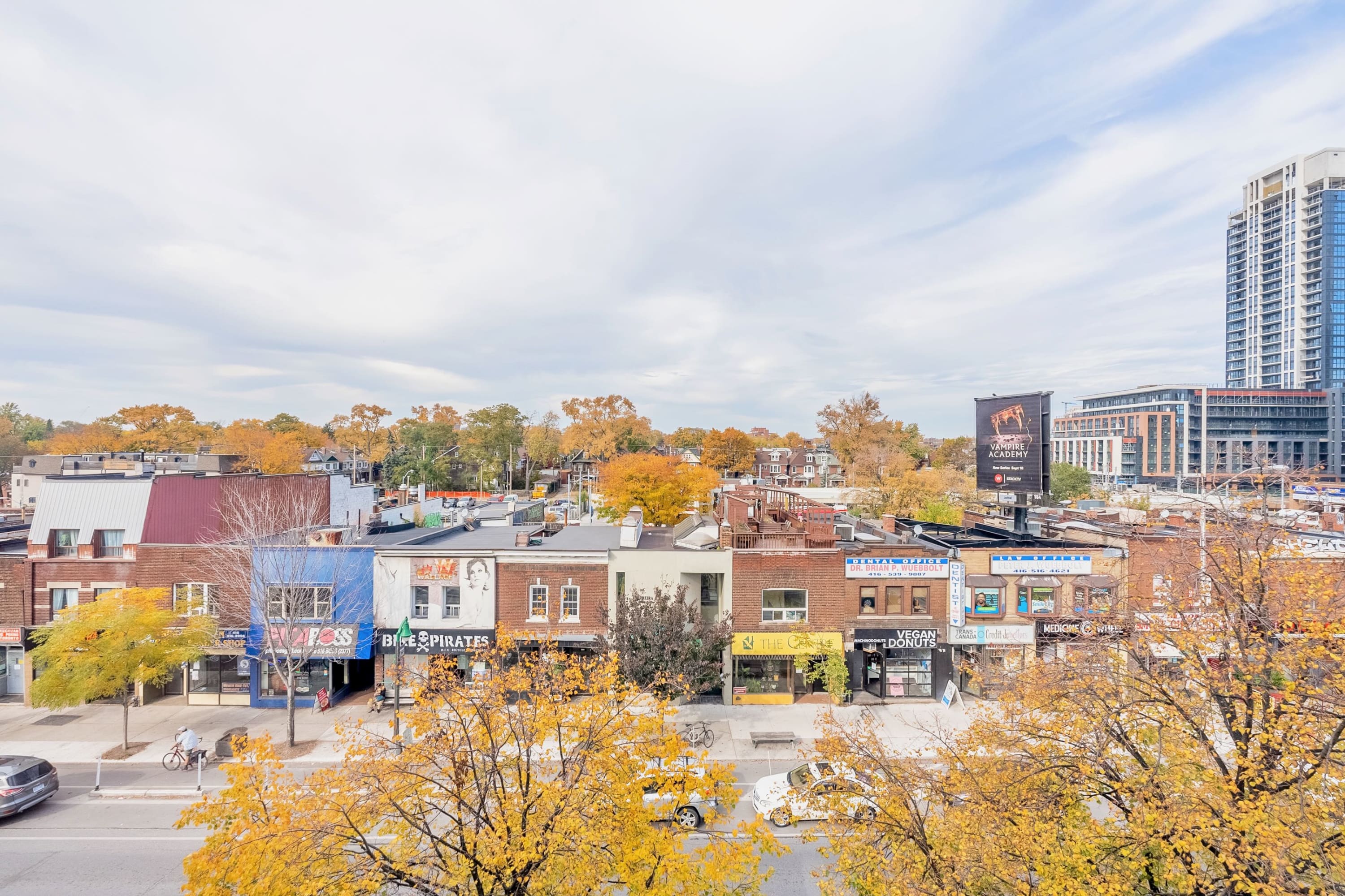 3BR Modern Condo Minutes From High Park | Photo 21