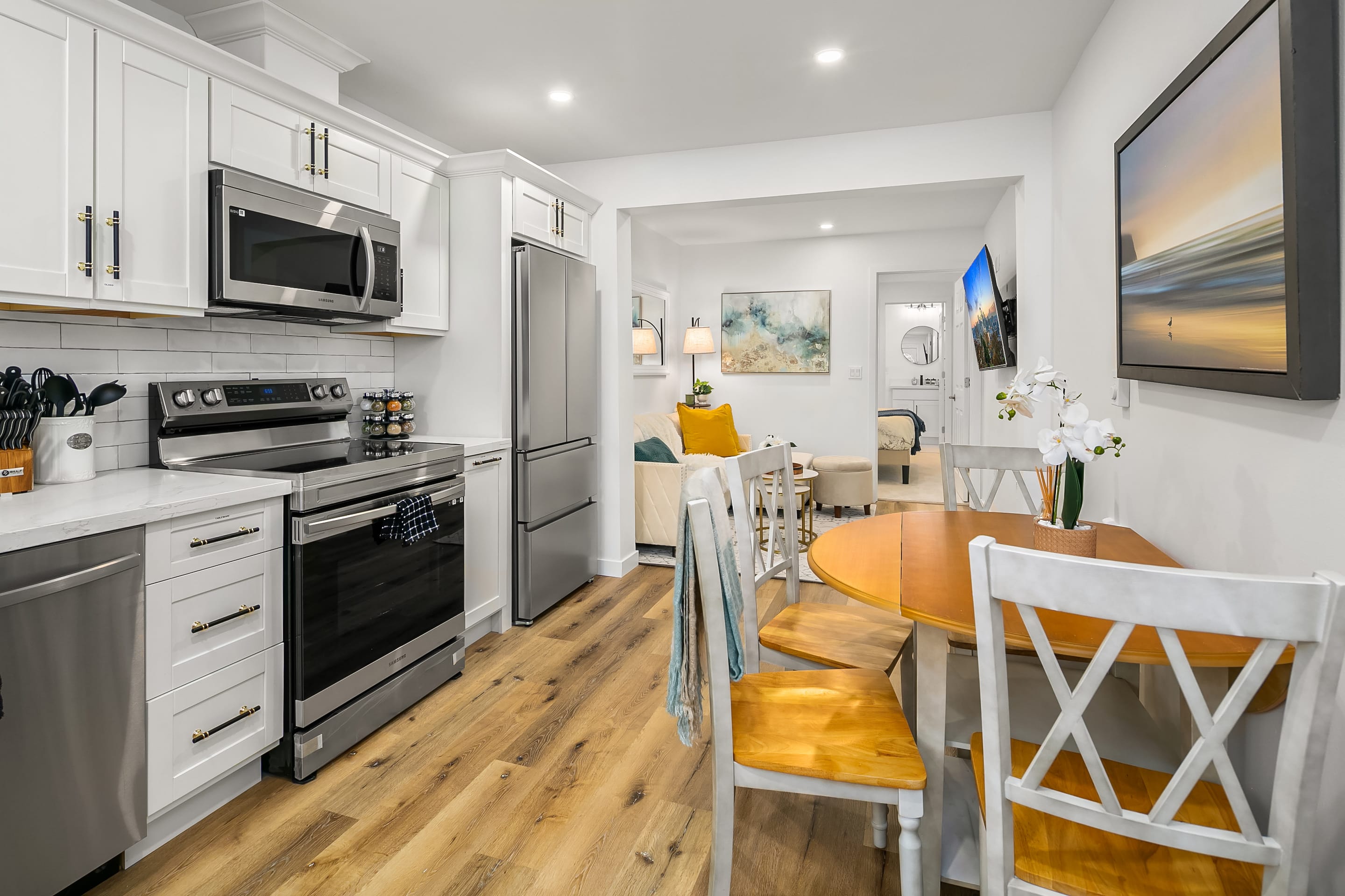 Brand New Designer’s Stylish 1BR Home |1min to I5