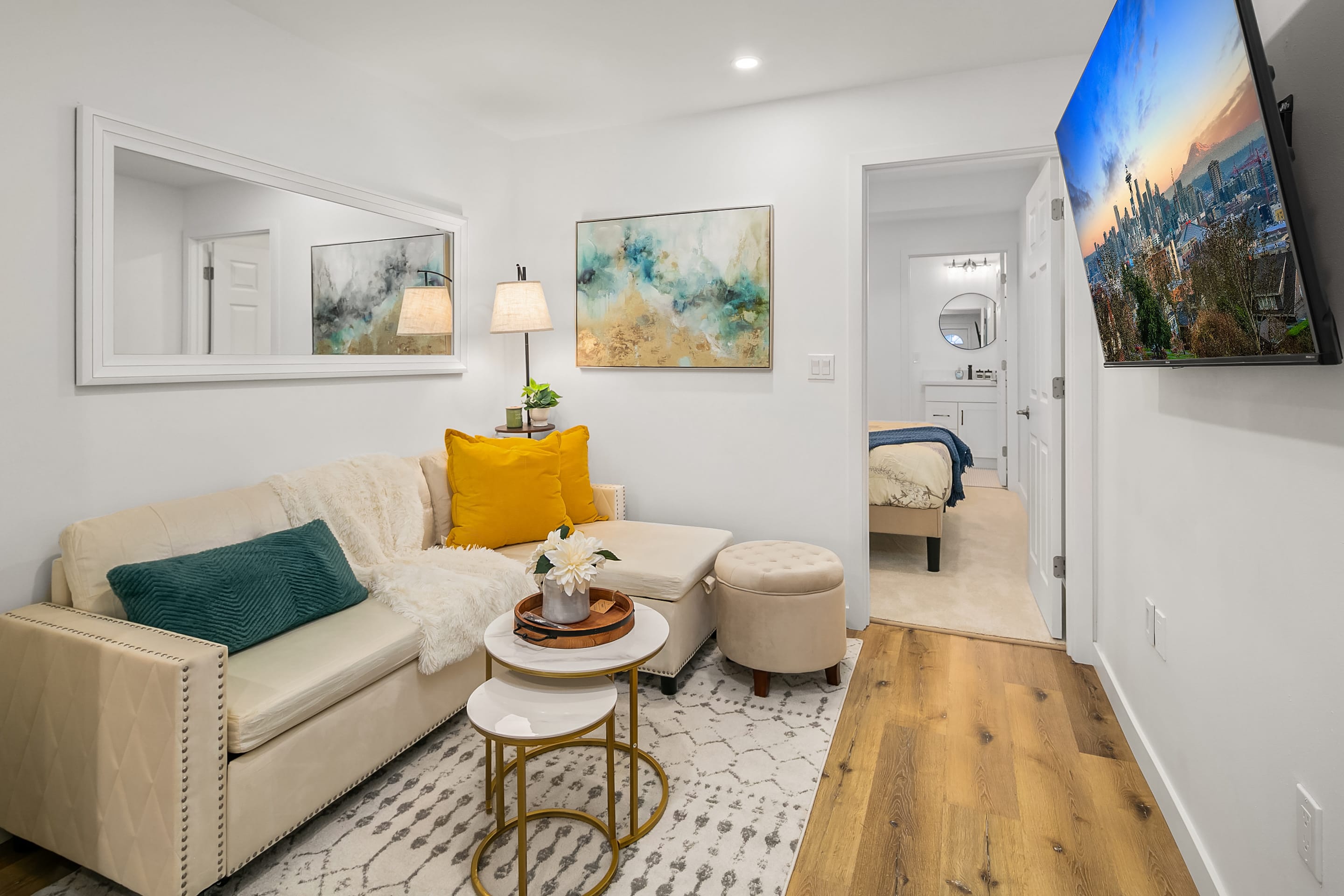 Brand New Designerās Stylish 1BR Home |1min to I5