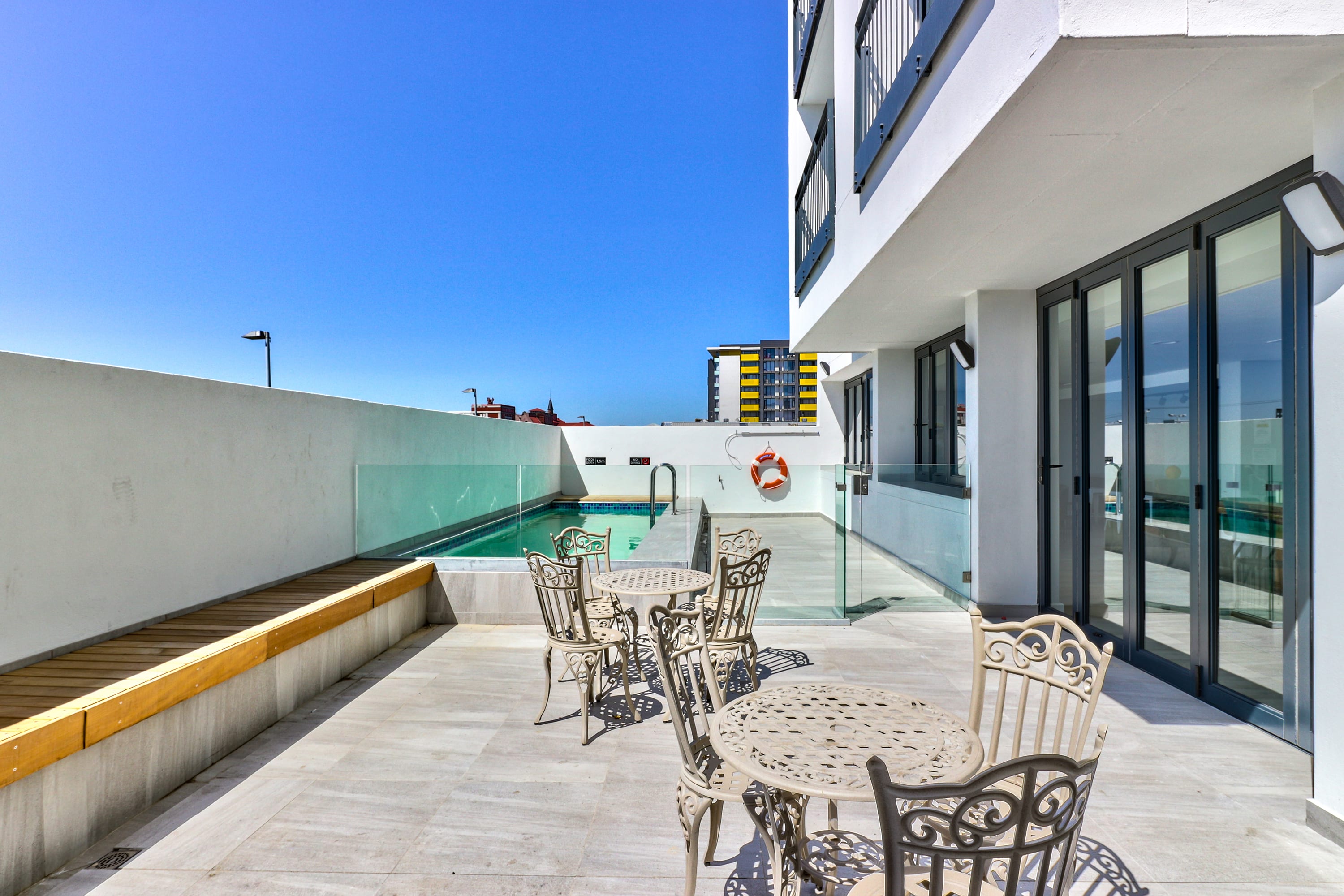 Family 2 bed with Wi-Fi and Harbour view - Photo 1