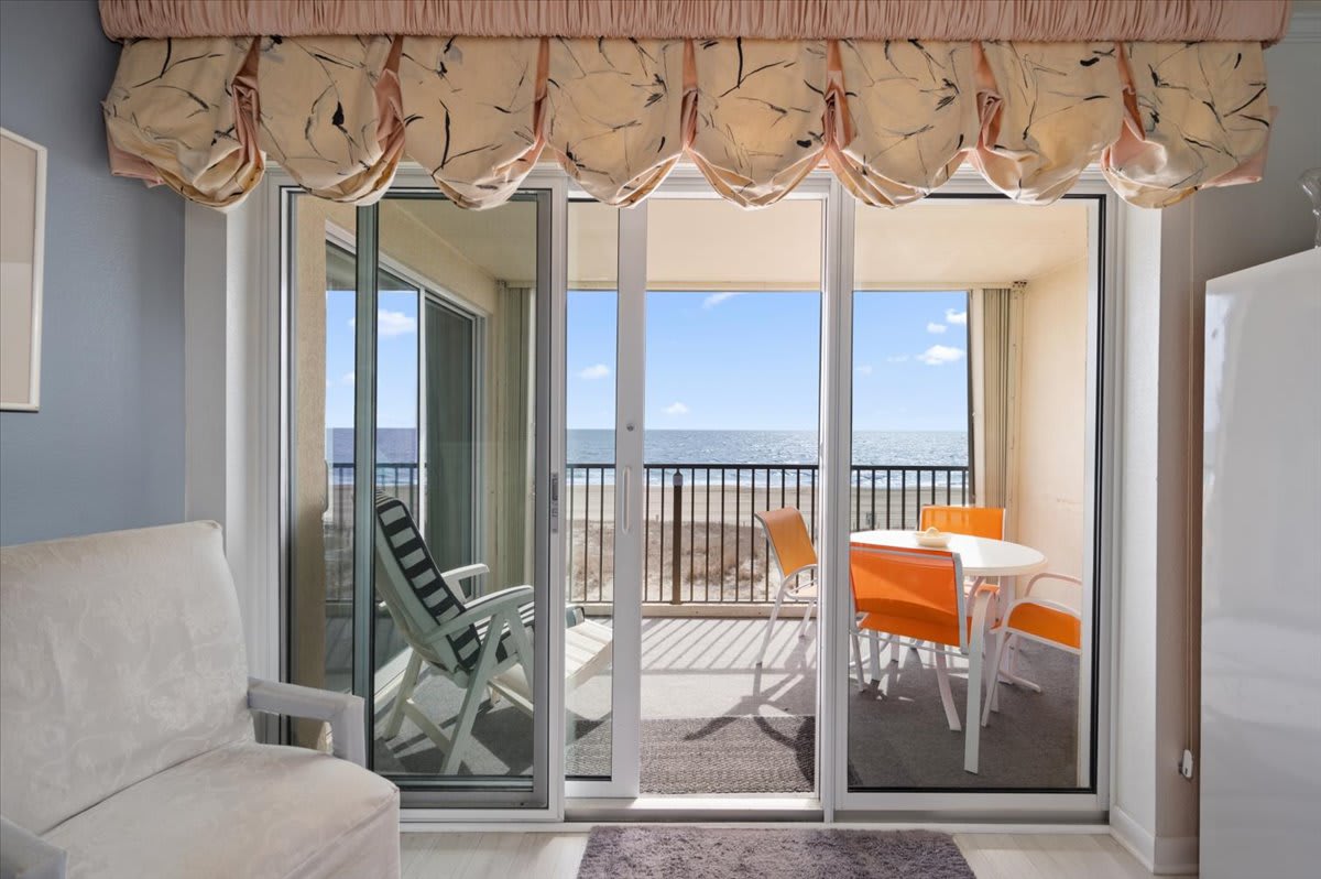 Direct Oceanfront Two Bedroom w Awesome Views | Photo 3
