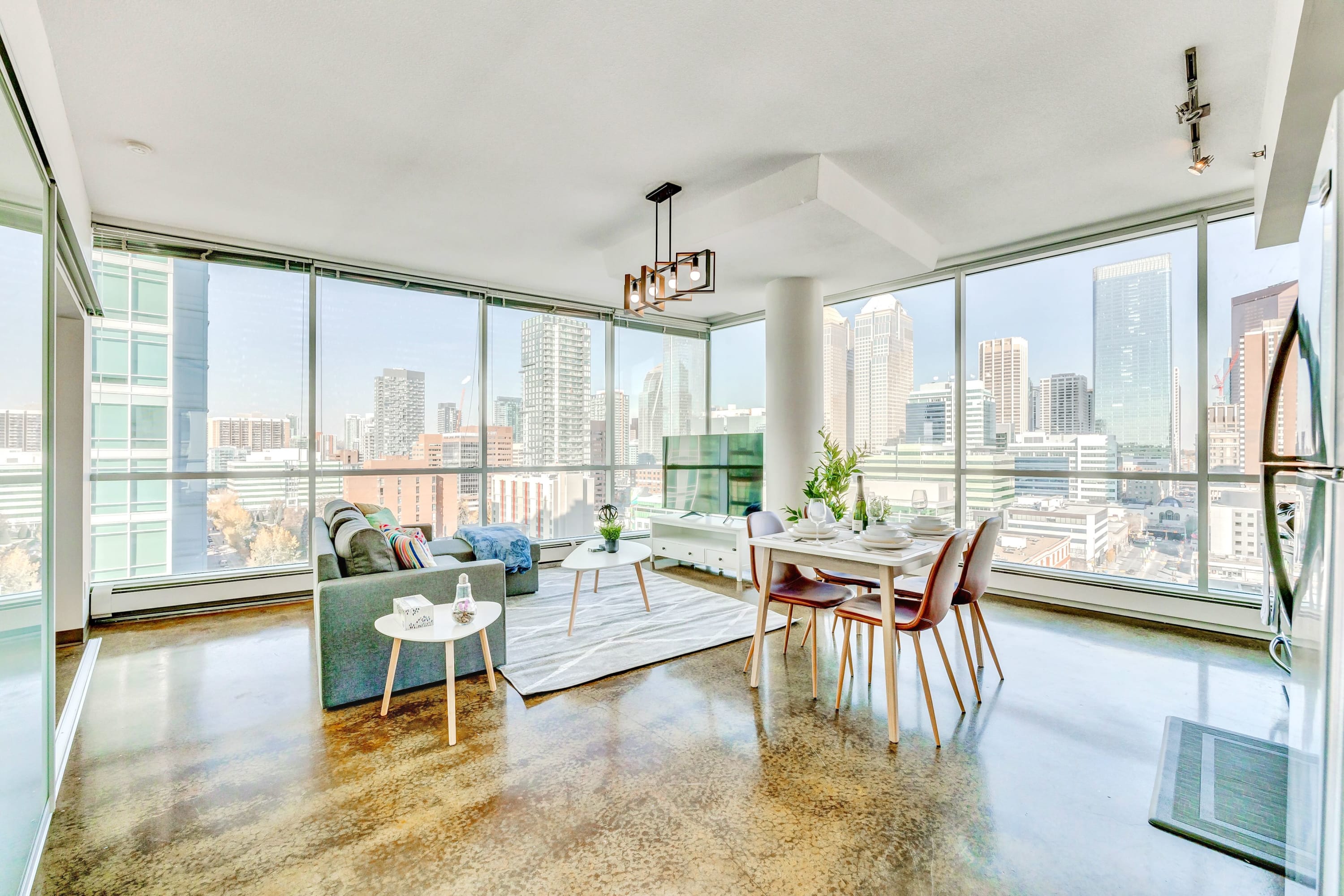 2BR Condo with Spectacular Downtown Views Photo