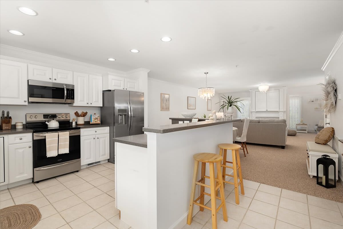 Large Townhome w Ample Space and Great Amenities | Photo 3