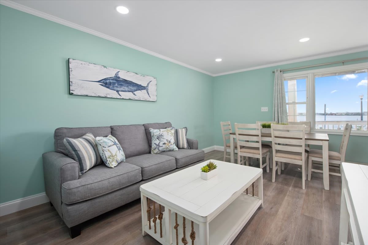Renovated OC Condo with Great Views and Location | Photo 2