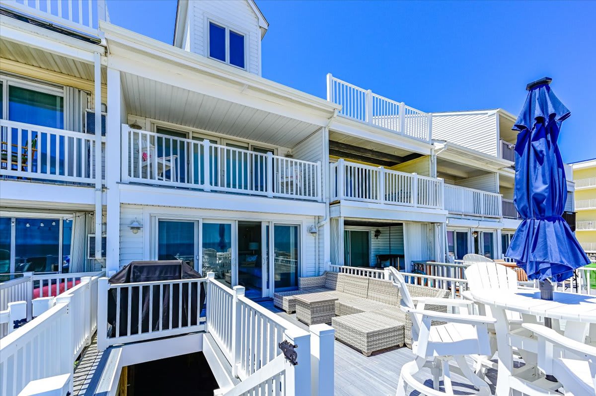 Large Direct Oceanfront Townhome w Tons of Space Photo