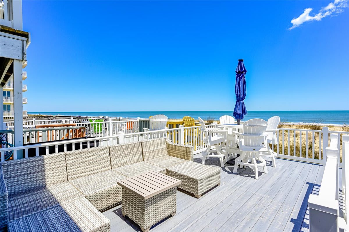 Large Direct Oceanfront Townhome w Tons of Space | Photo 3