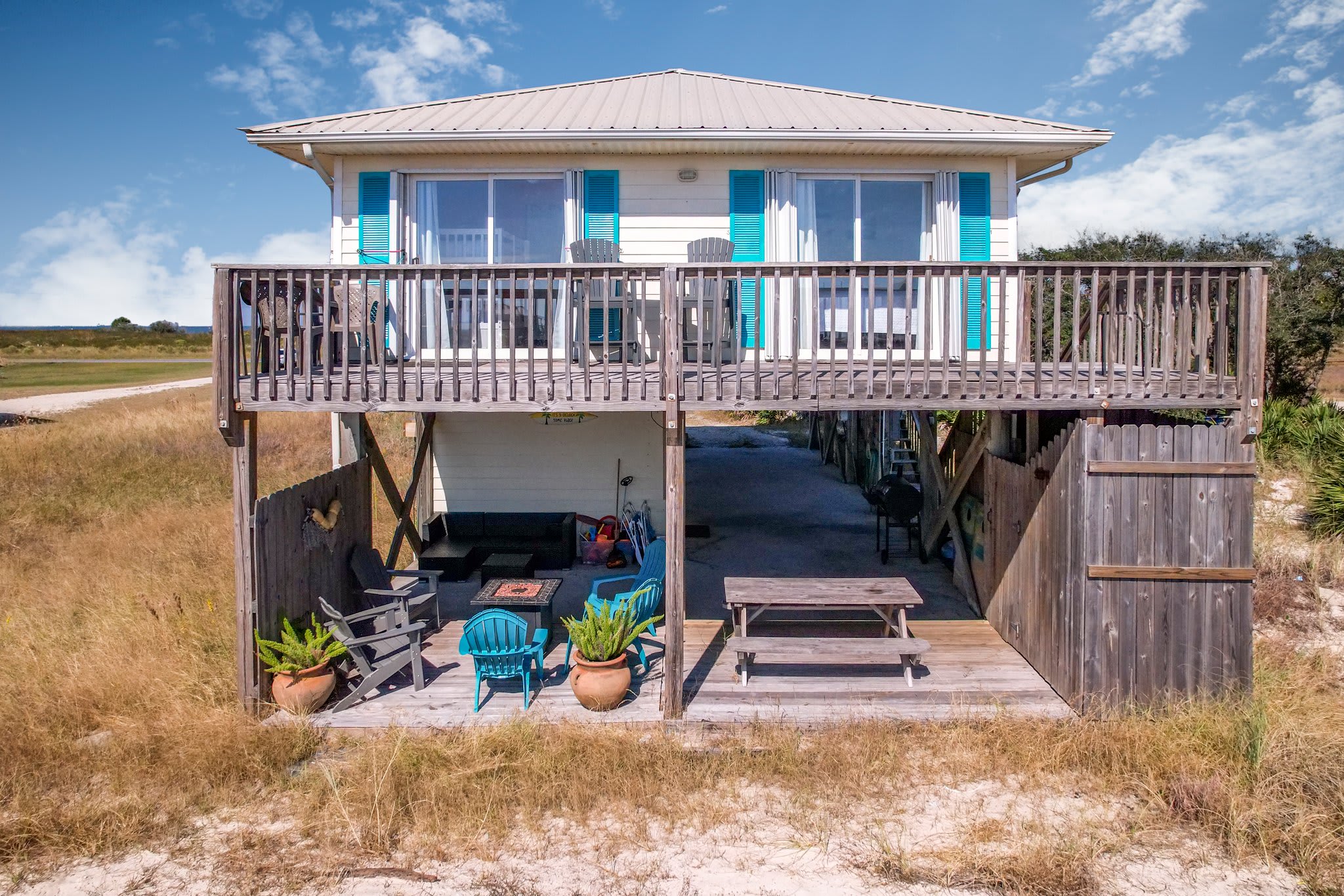 Peaceful house walking distance to sandy beach