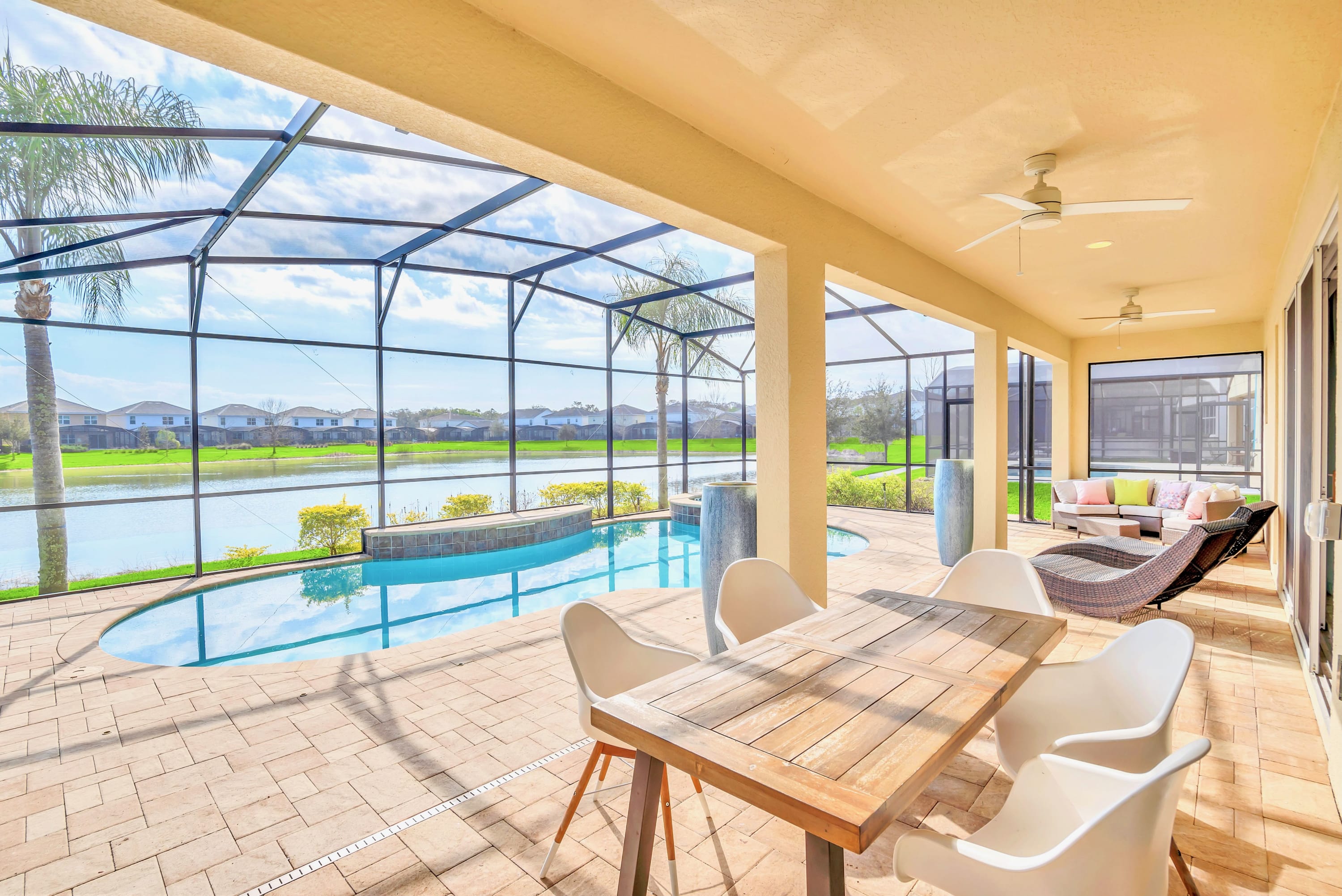 Lakefront Resort Home Pool Hot Tub BBQ