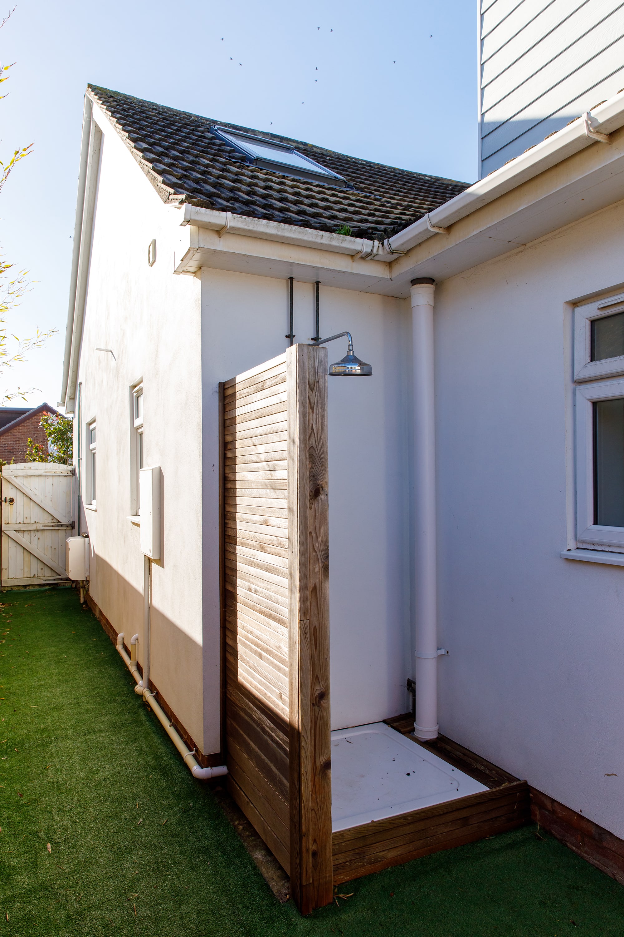 There is a handy outside shower to rinse off after a sea swim or surf.