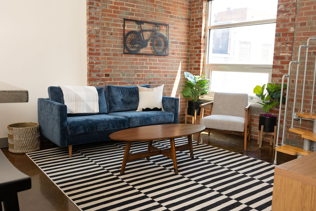 Trendy 1 BR loft apt downtown with exposed brick - Foto 1