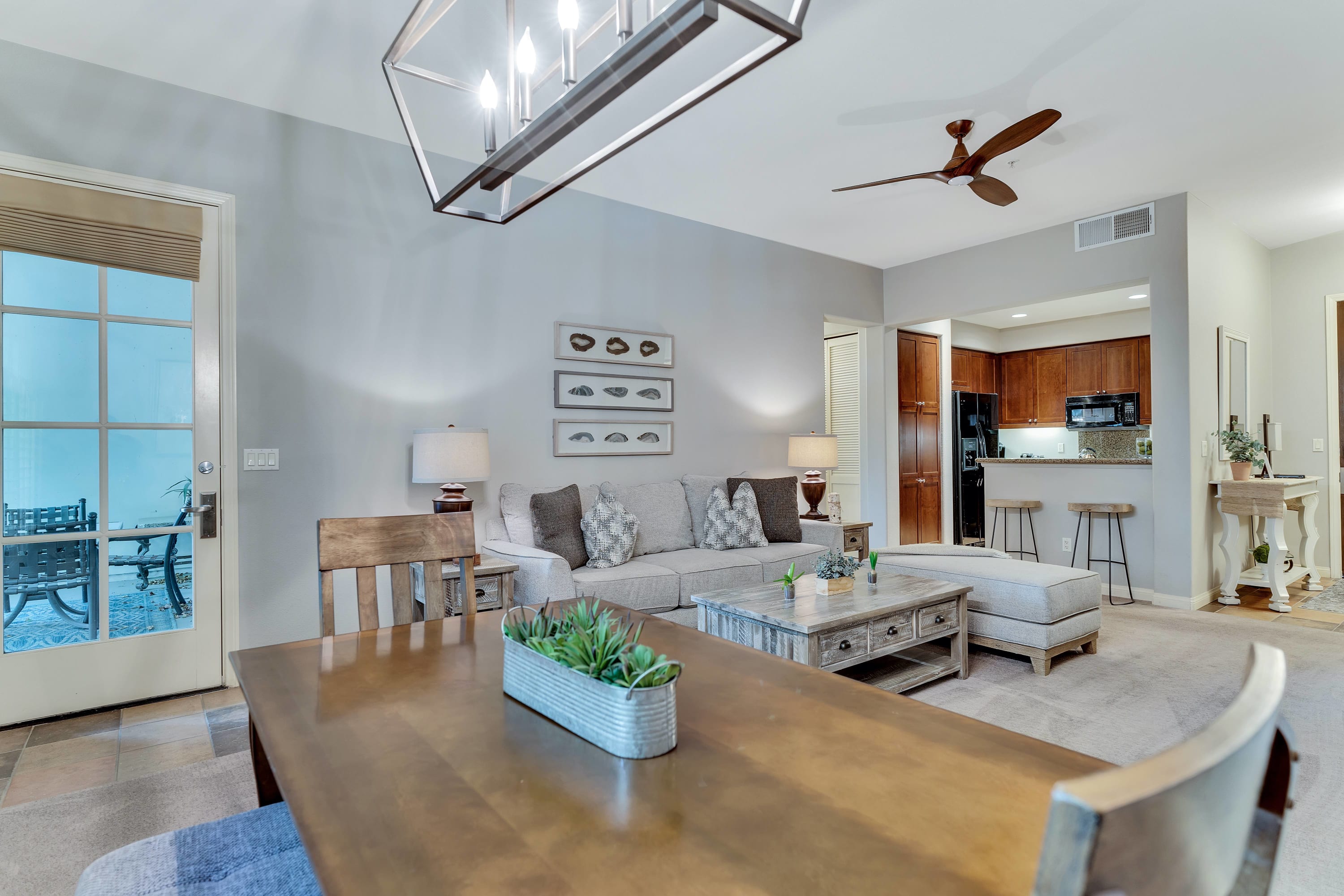 Stunning Ground Floor Villa Steps to Pool! - Photo 4