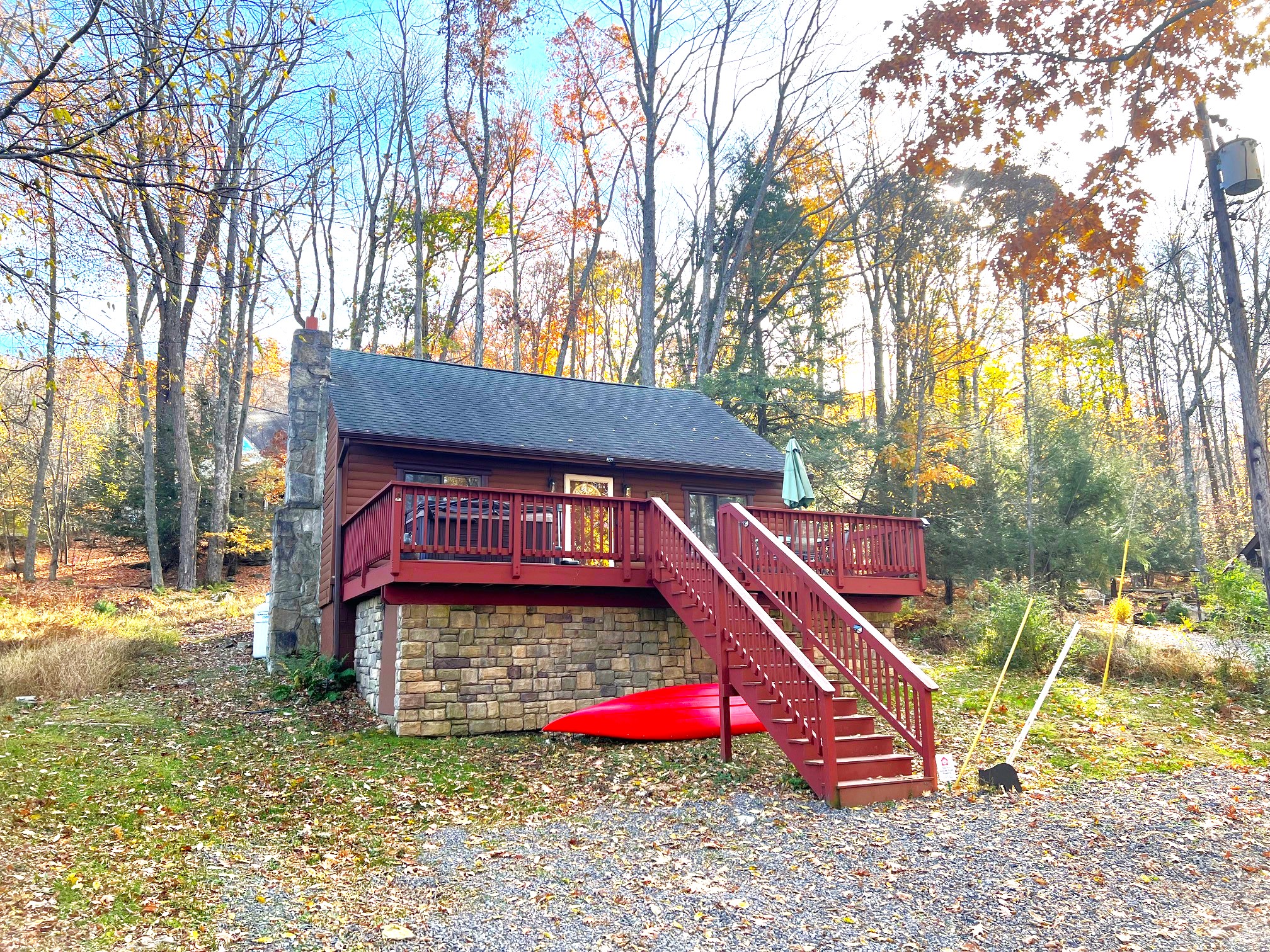 Cubs Den - Hot Tub- Walk to Lake-Fire Pit -Kayaks - Photo 1