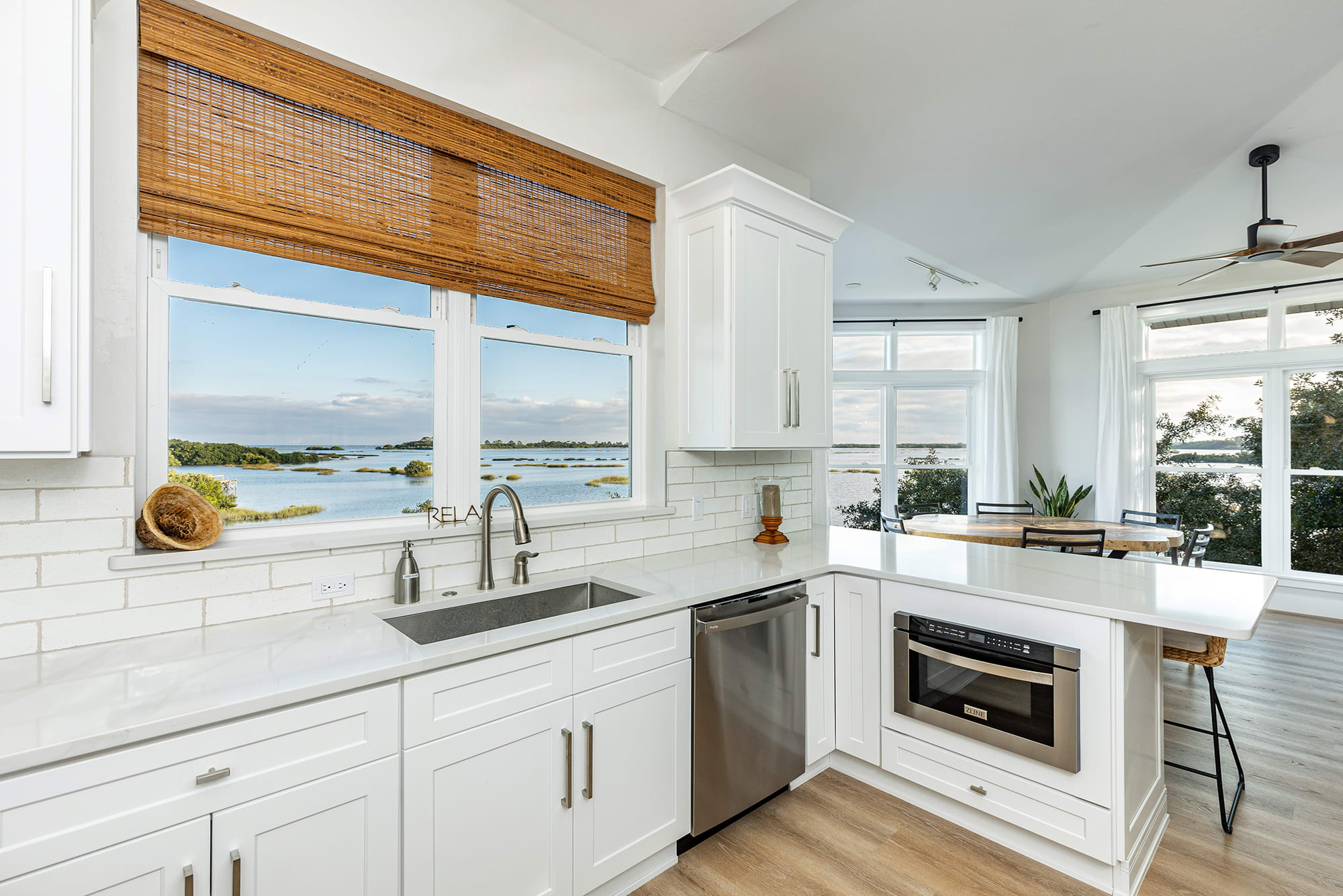 Spacious kitchen!