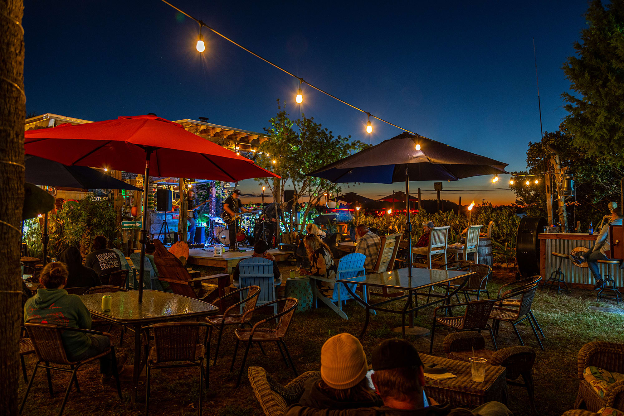 Local restaurants with live music