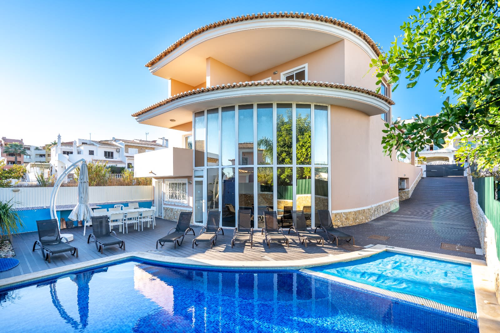 Wide luxurious villa with heated pool and jacuzzi — Albufeira, Faro — vacation rental
